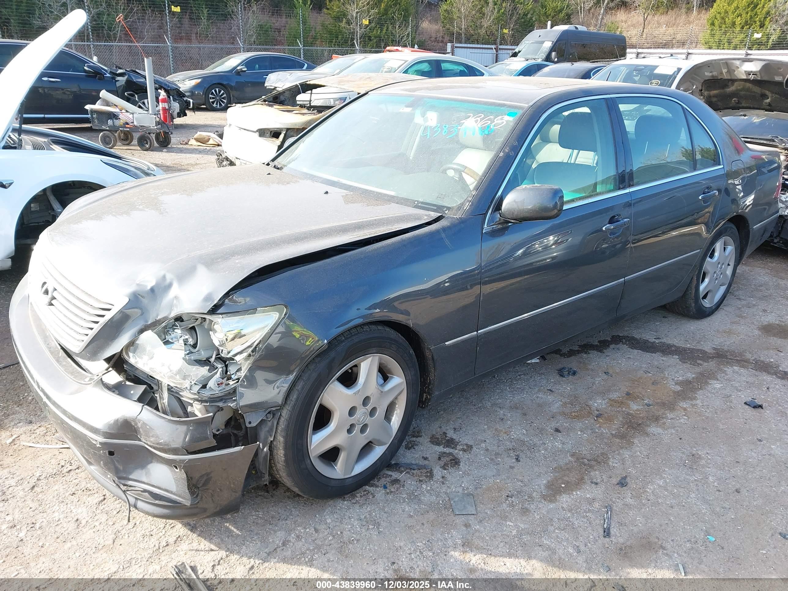 LEXUS LS image 2