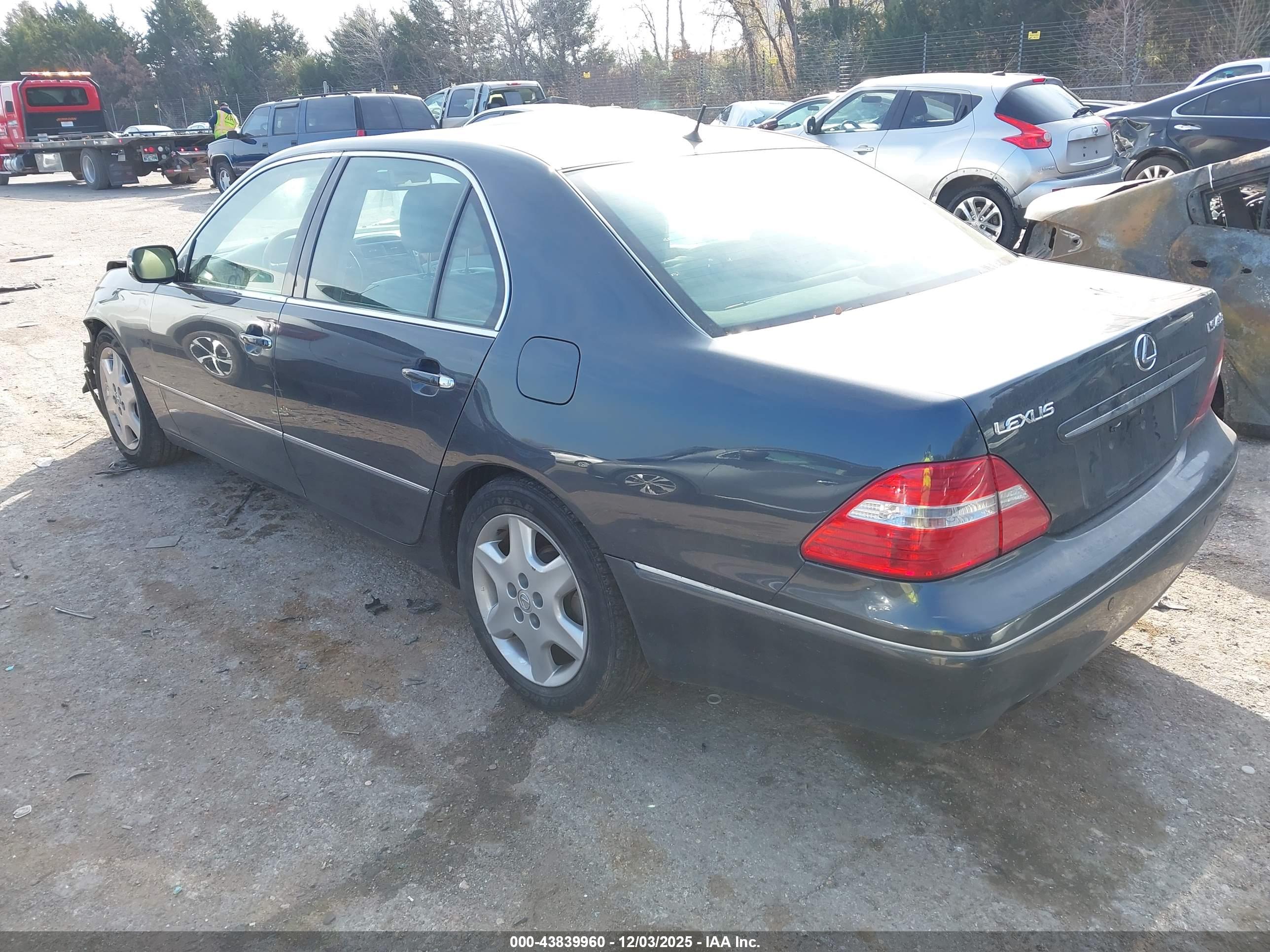 LEXUS LS image 3