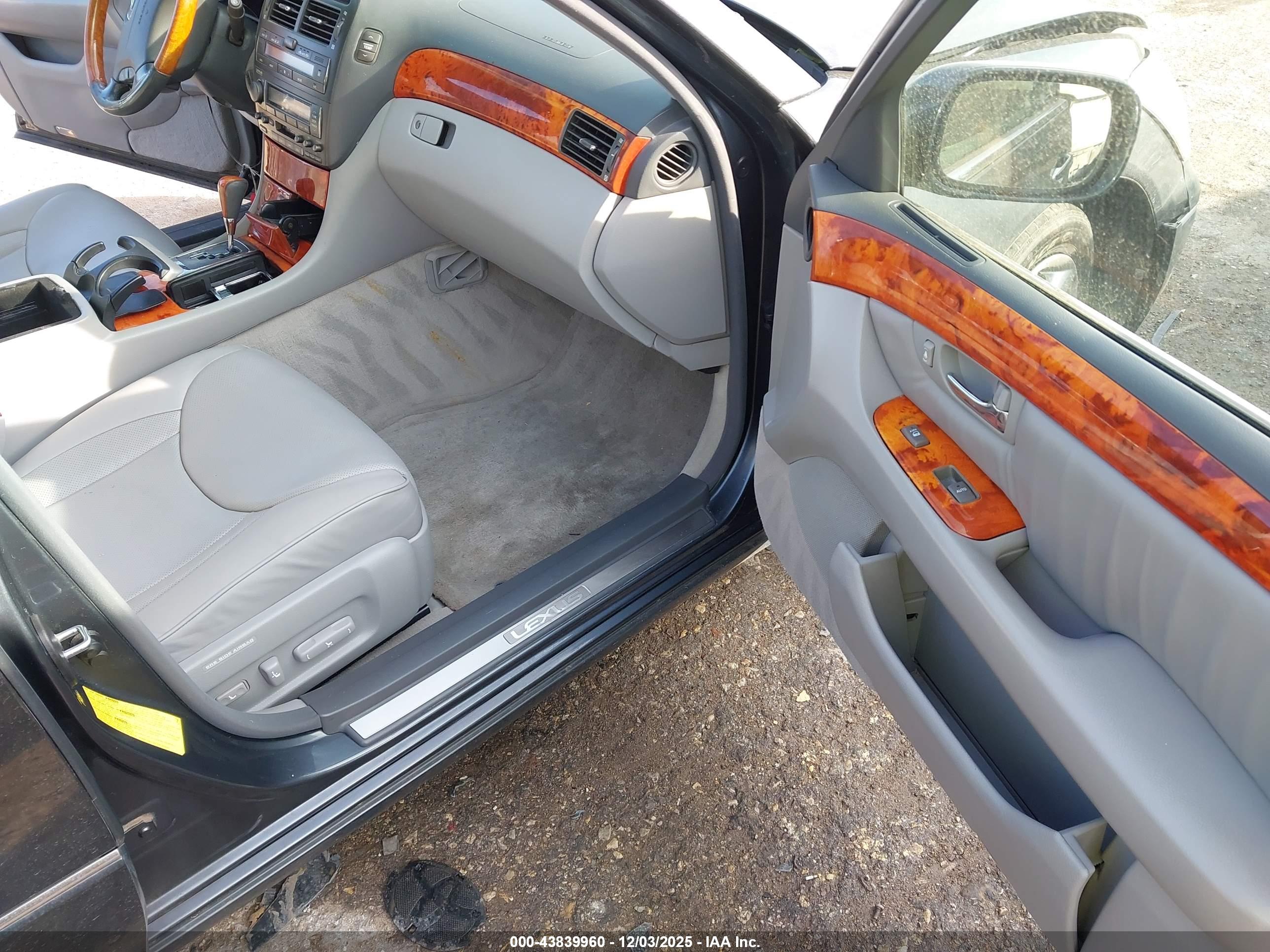 LEXUS LS image 5