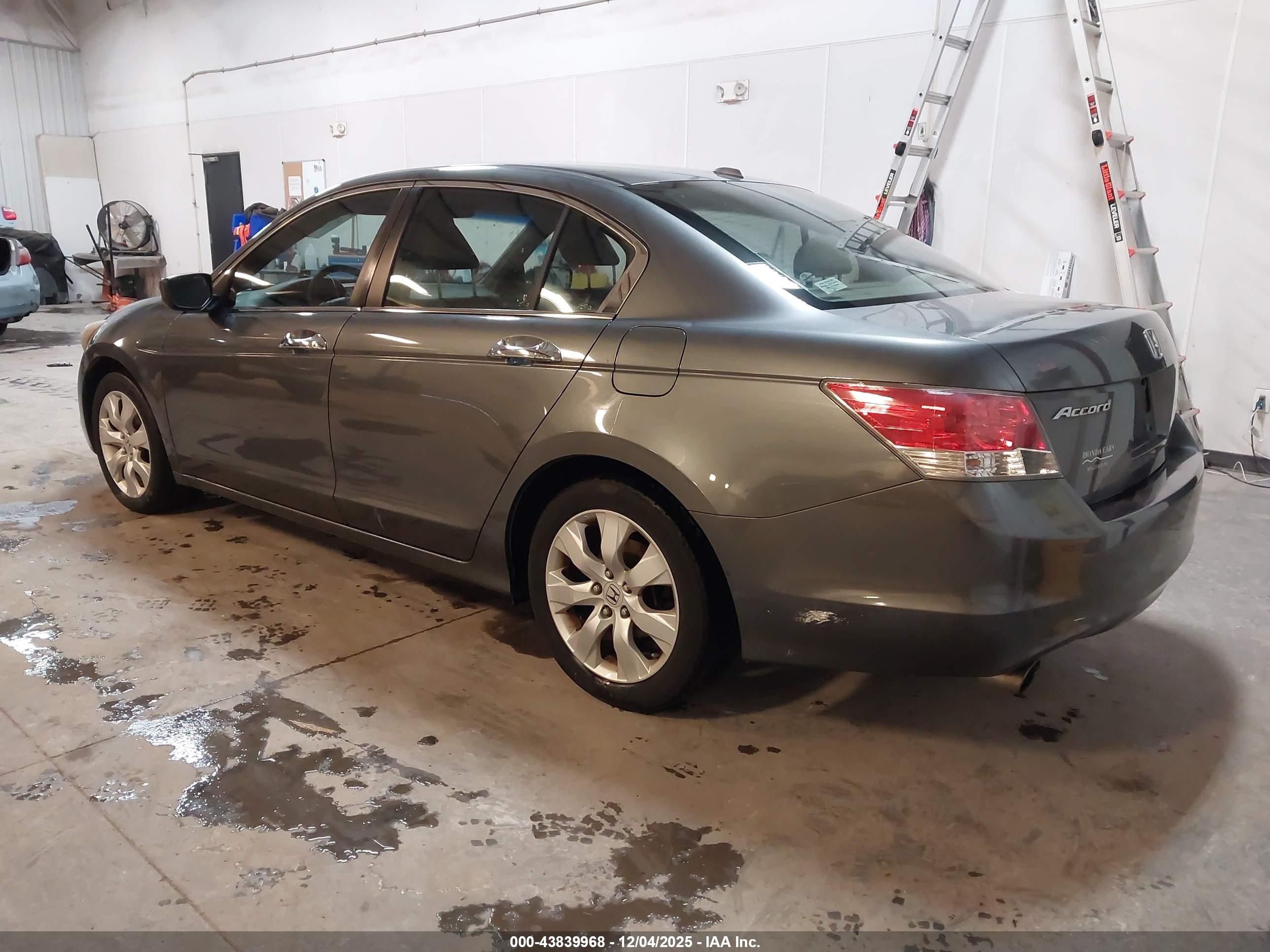 HONDA ACCORD image 3