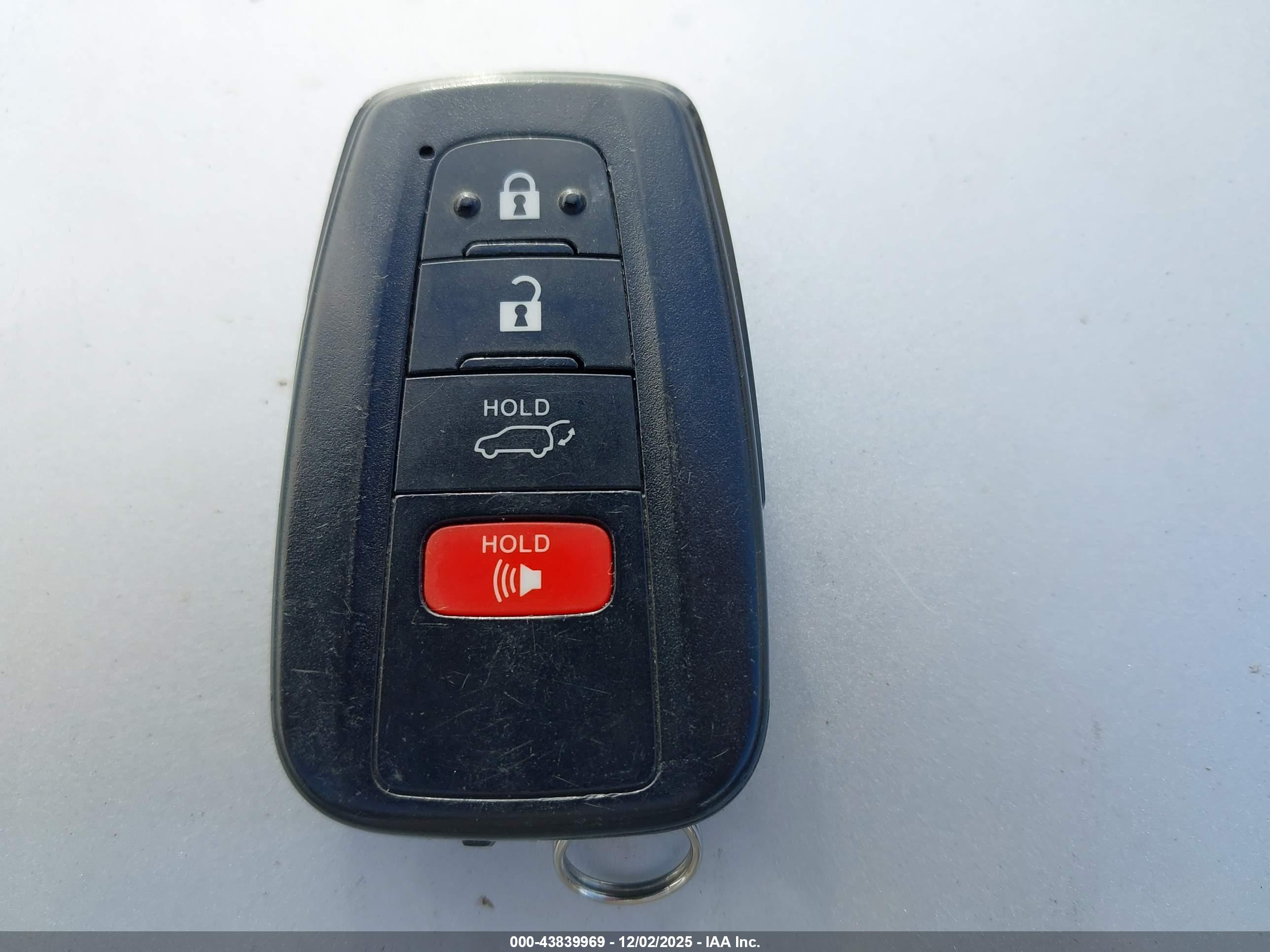 TOYOTA RAV4 image 11