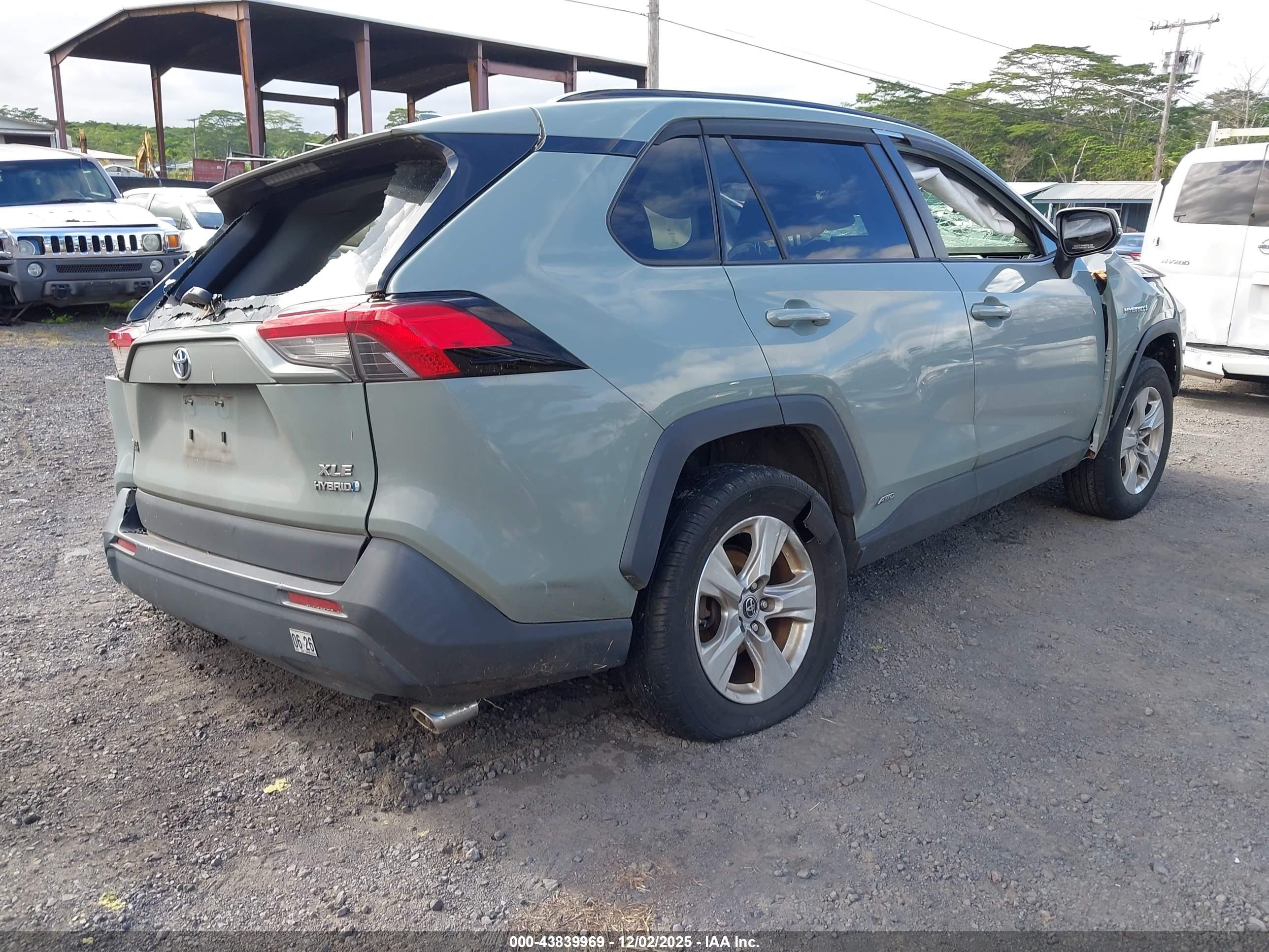 TOYOTA RAV4 image 4