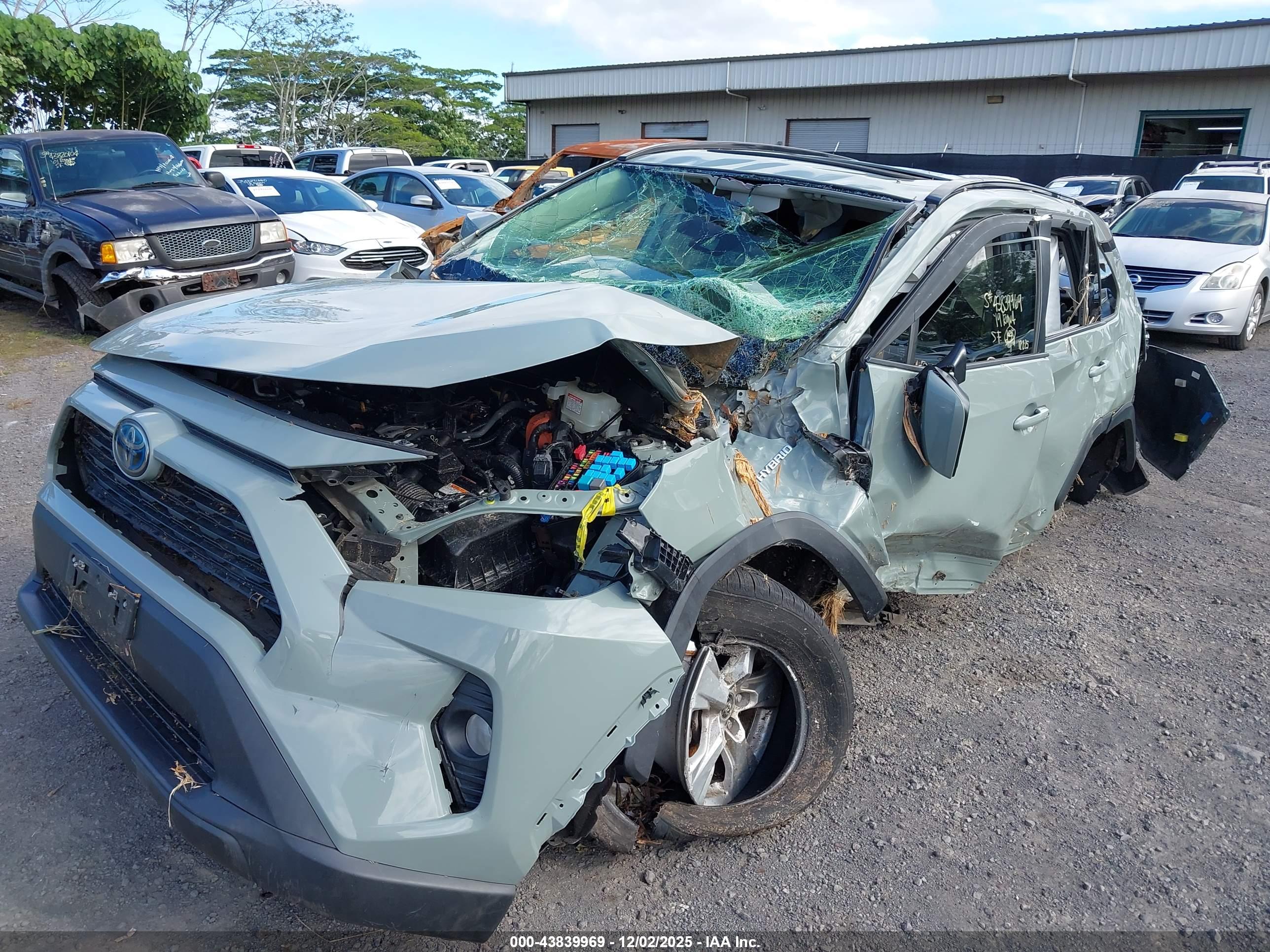 TOYOTA RAV4 image 6