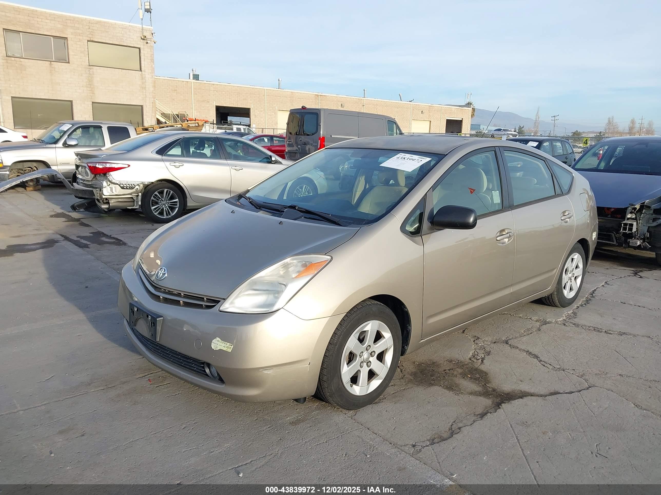 TOYOTA PRIUS image 6