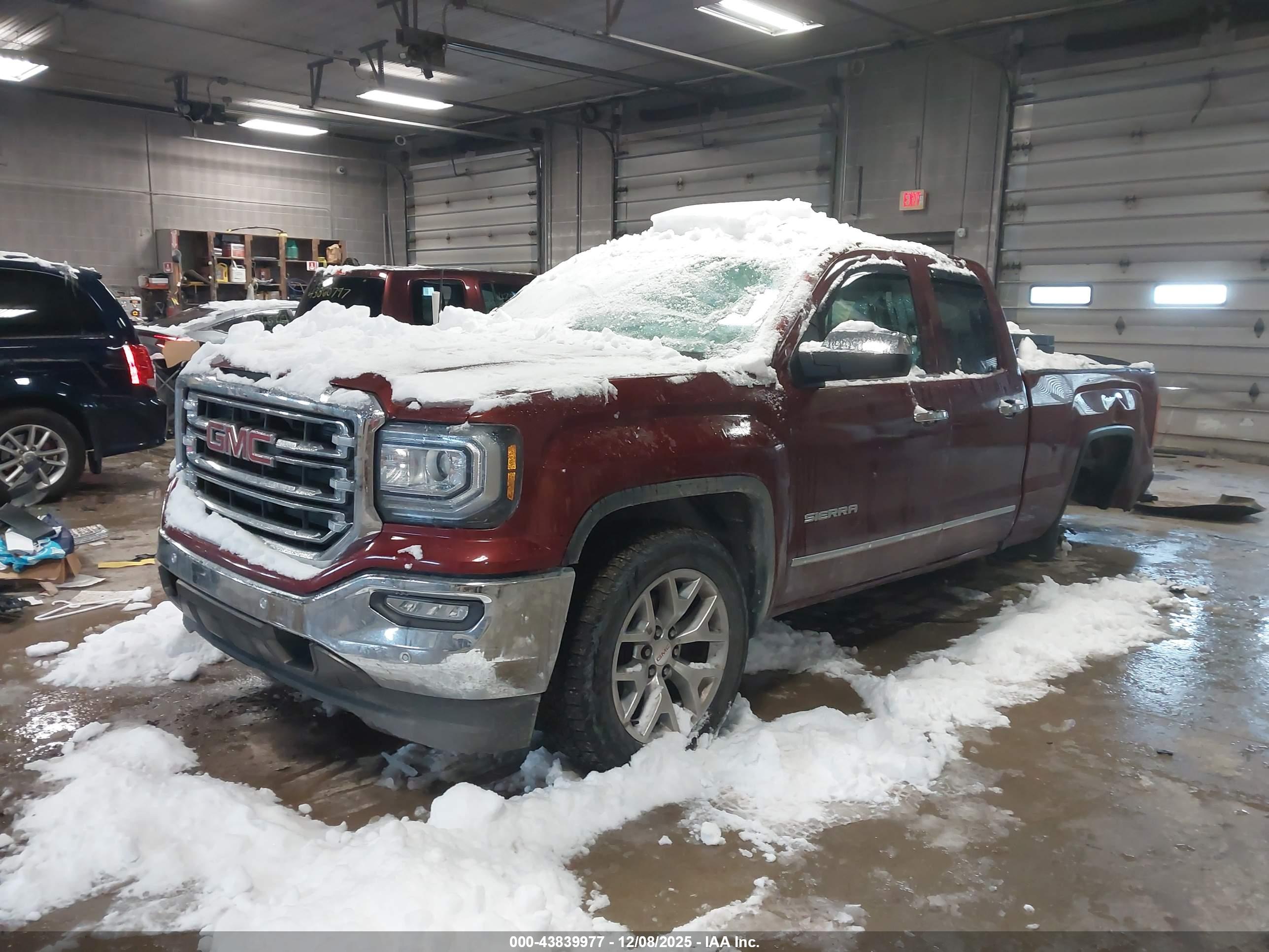 GMC SIERRA image 2