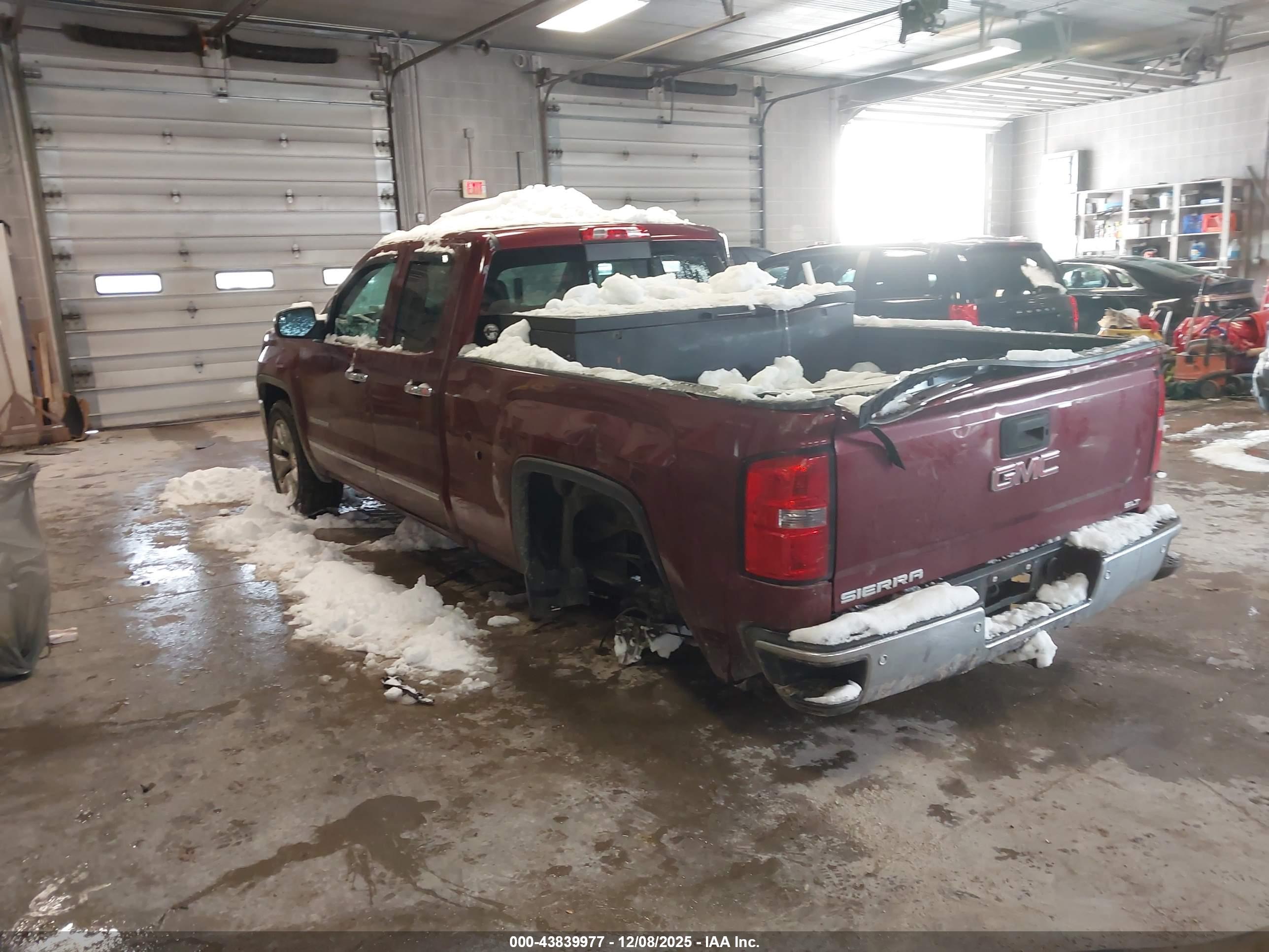 GMC SIERRA image 3