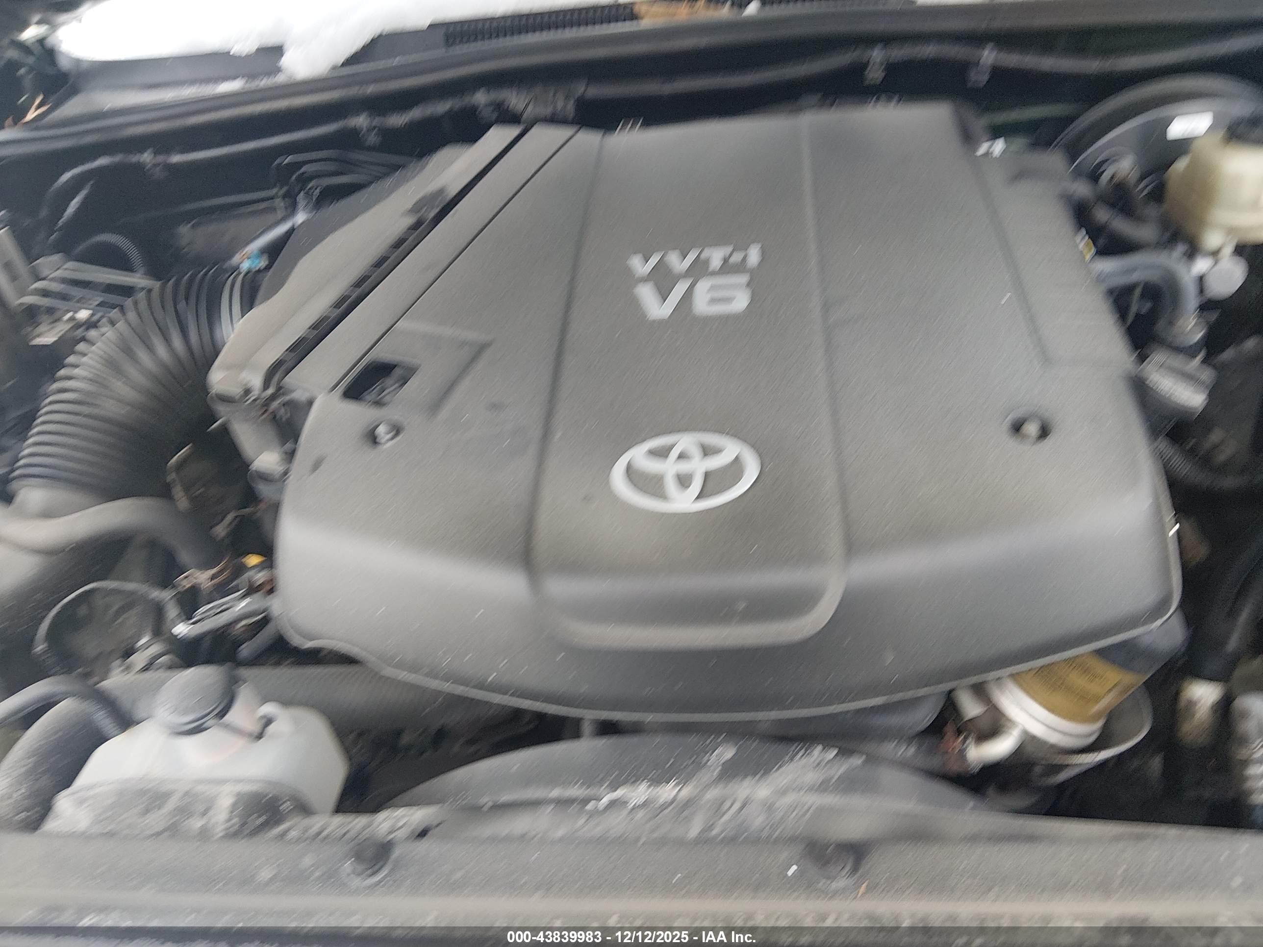 TOYOTA TACOMA image 10
