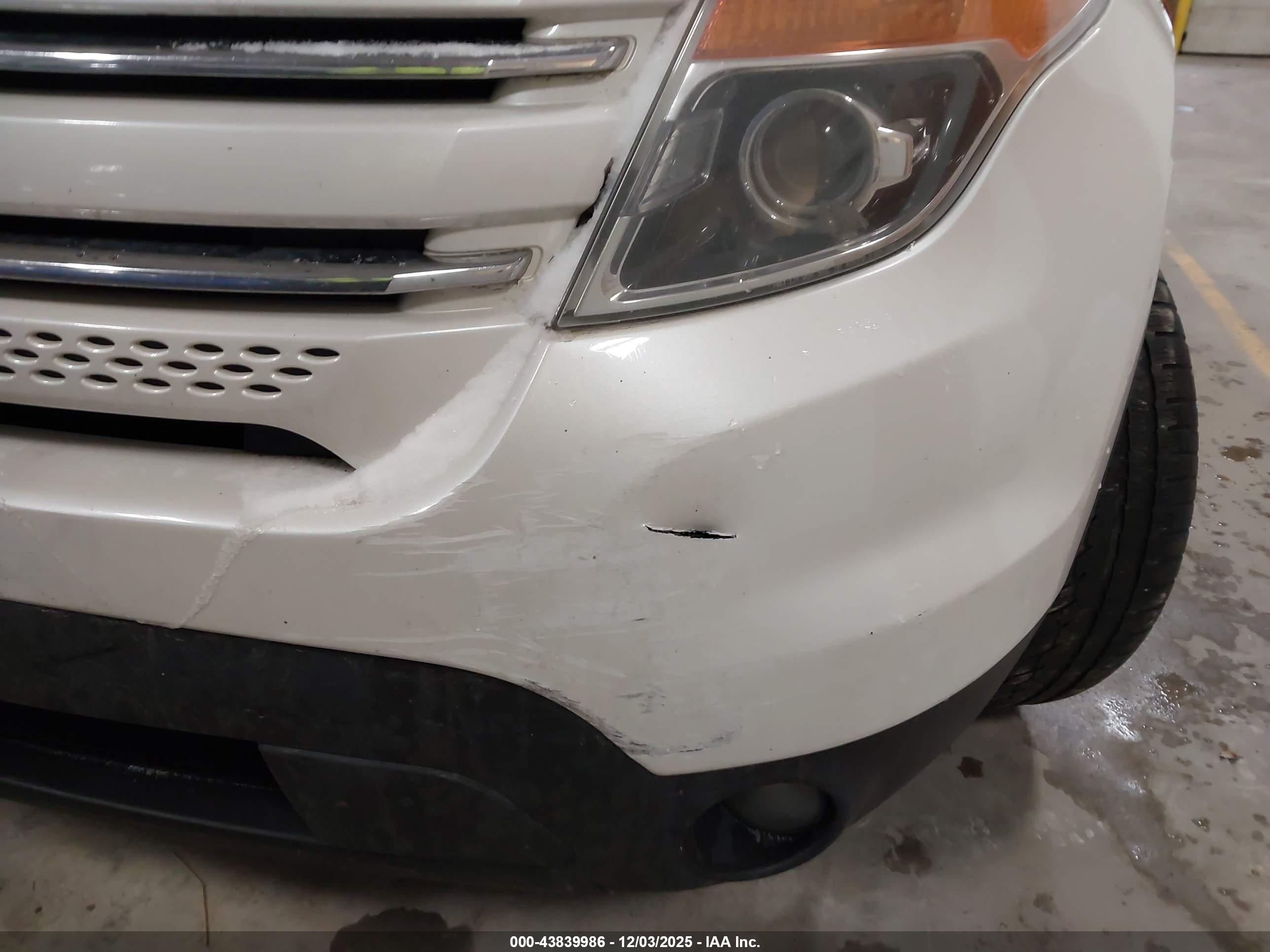 FORD EXPLORER image 6