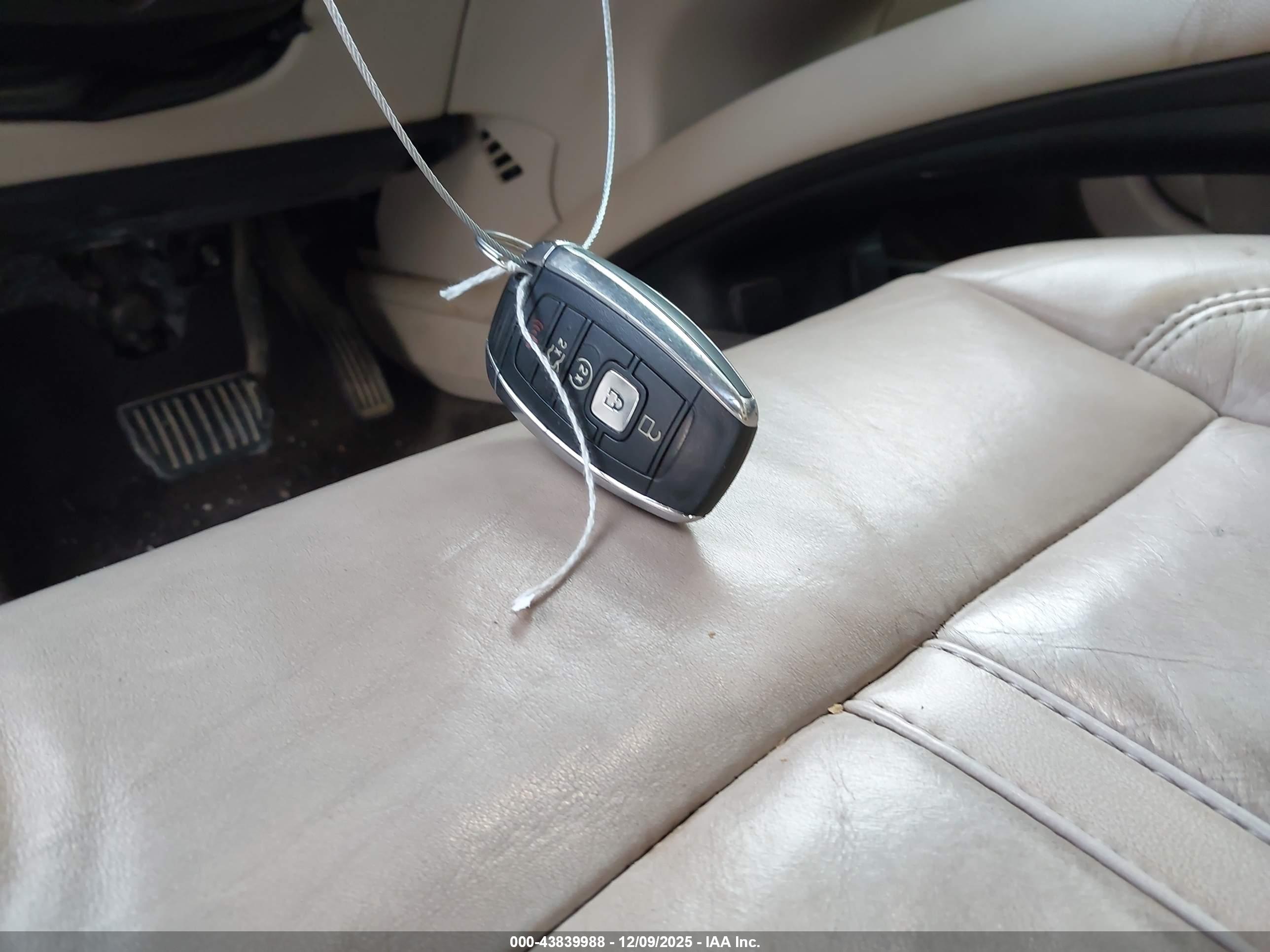 LINCOLN MKZ image 11