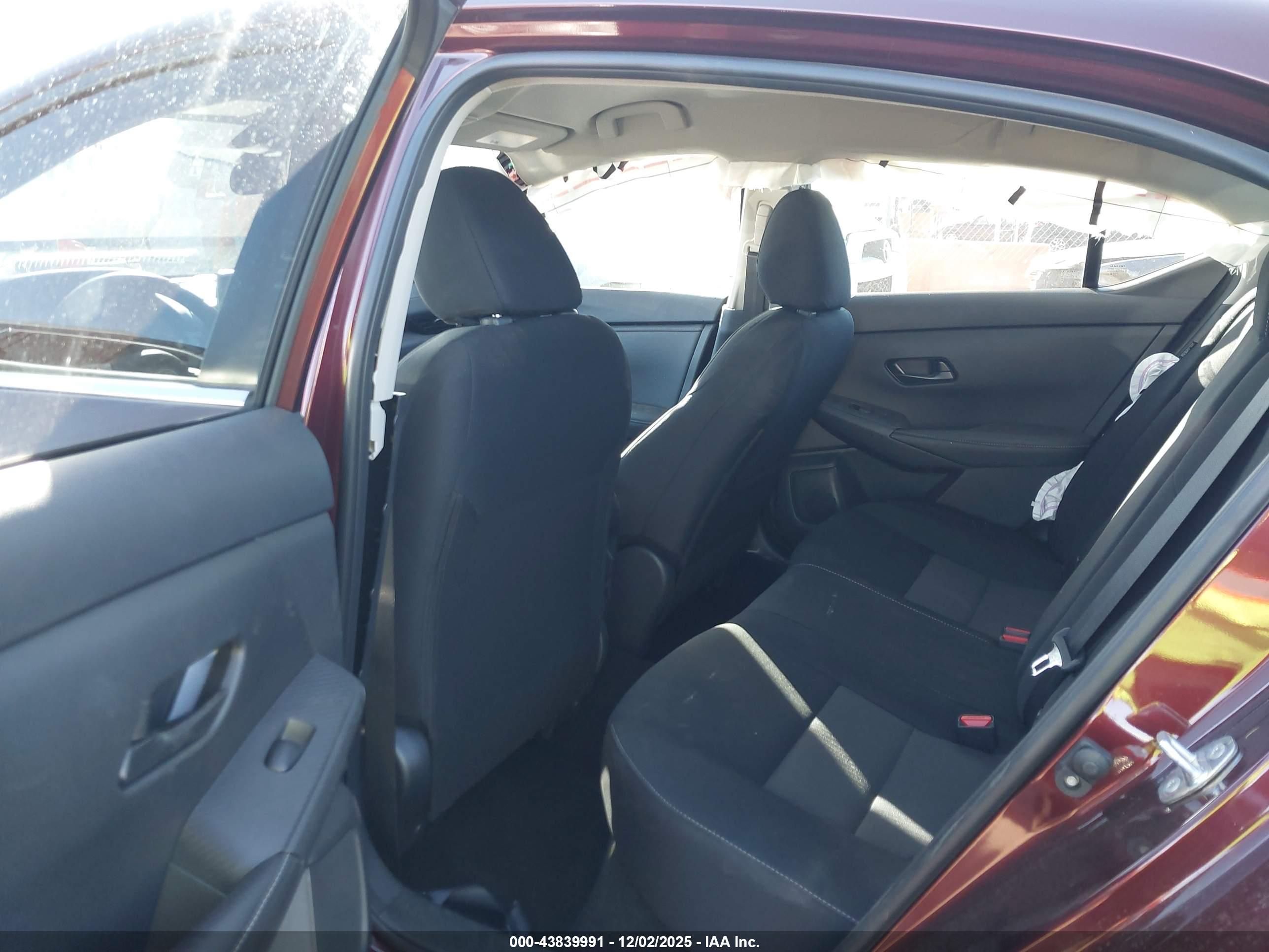 NISSAN SENTRA image 8