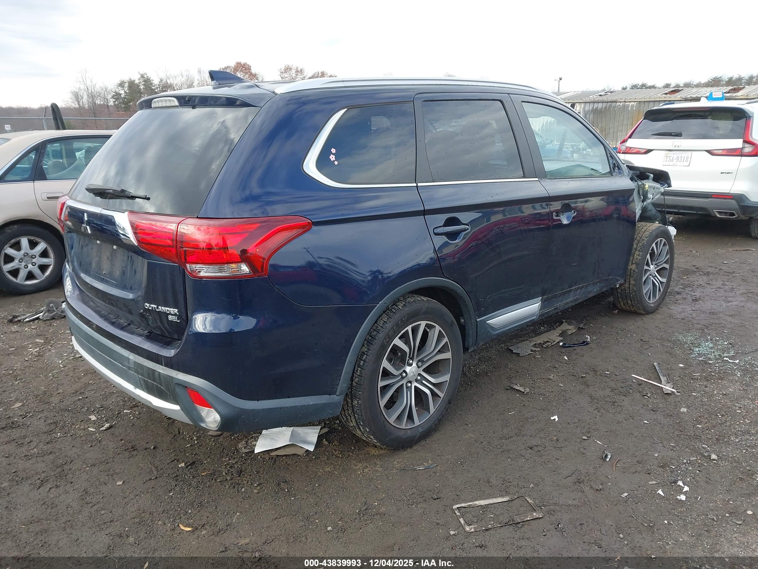 MITSUBISHI OUTLANDER image 4