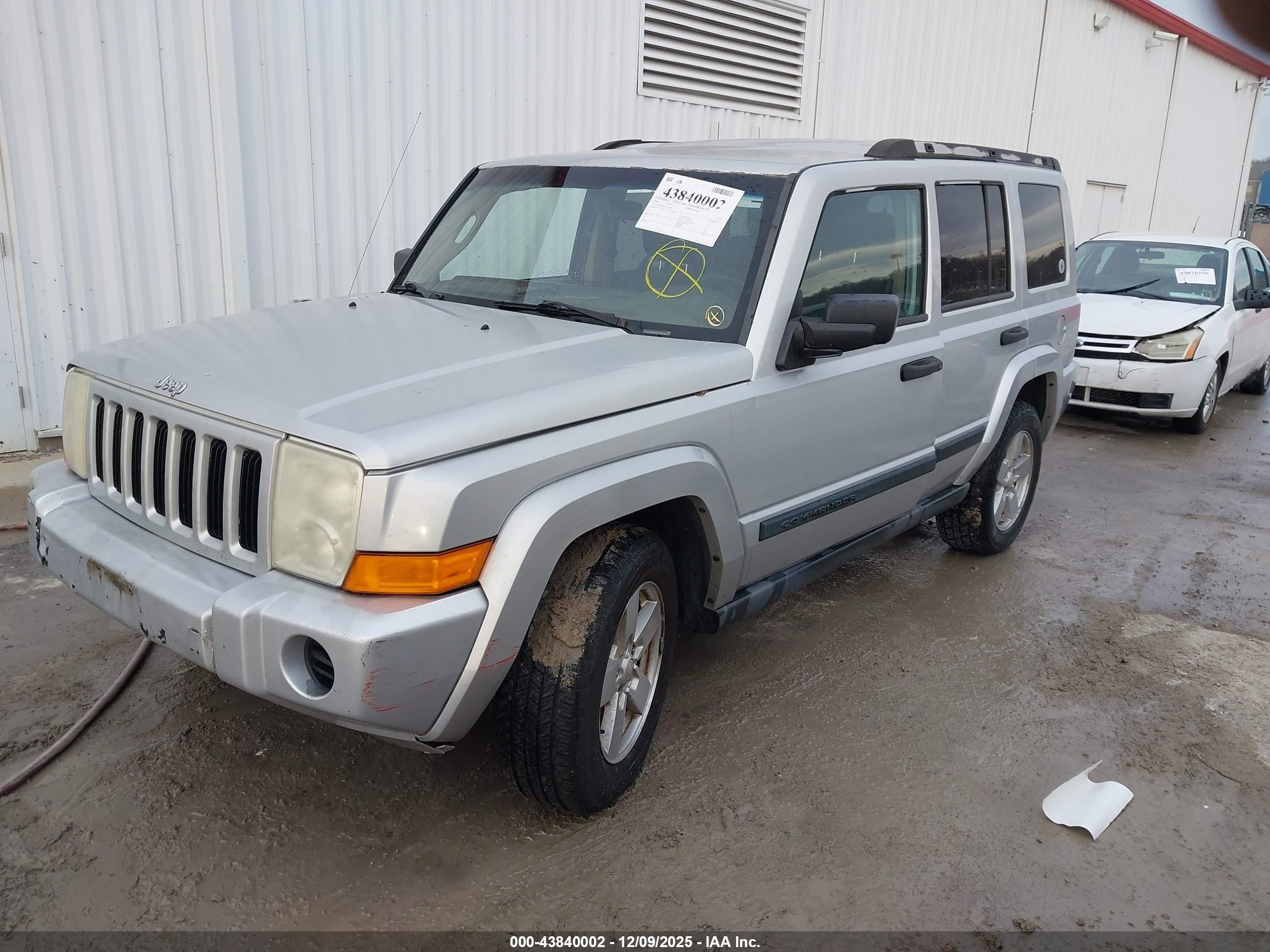 JEEP COMMANDER image 2