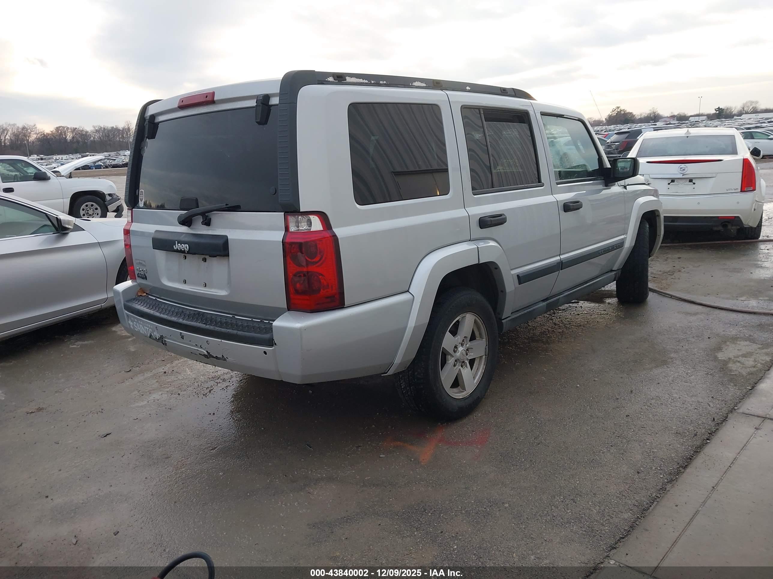 JEEP COMMANDER image 4