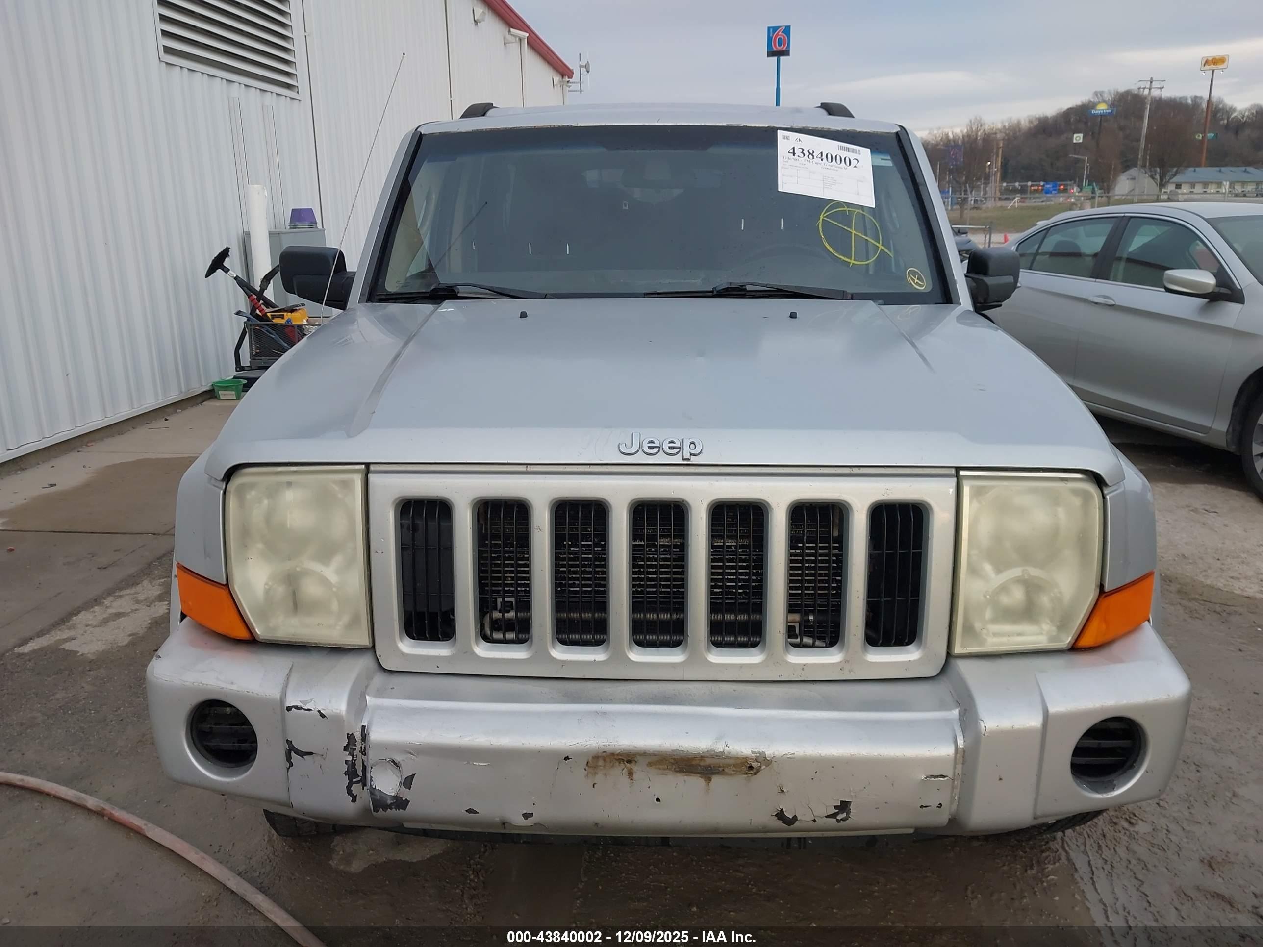 JEEP COMMANDER image 6