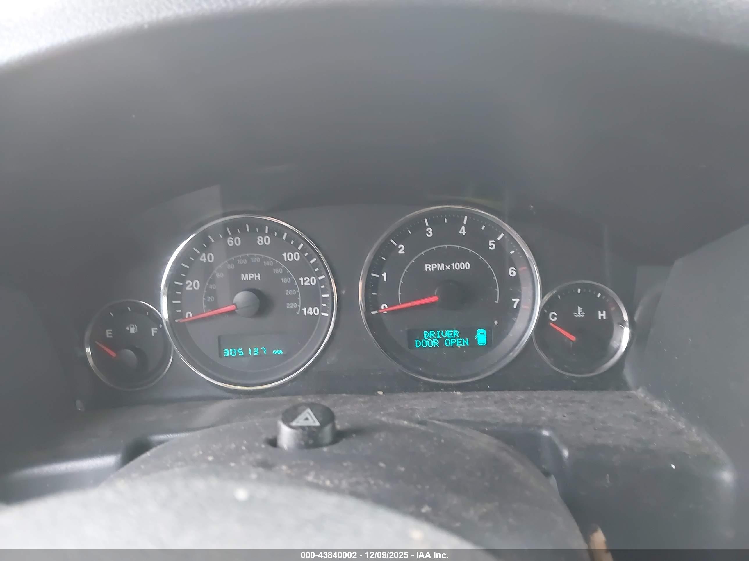 JEEP COMMANDER image 7