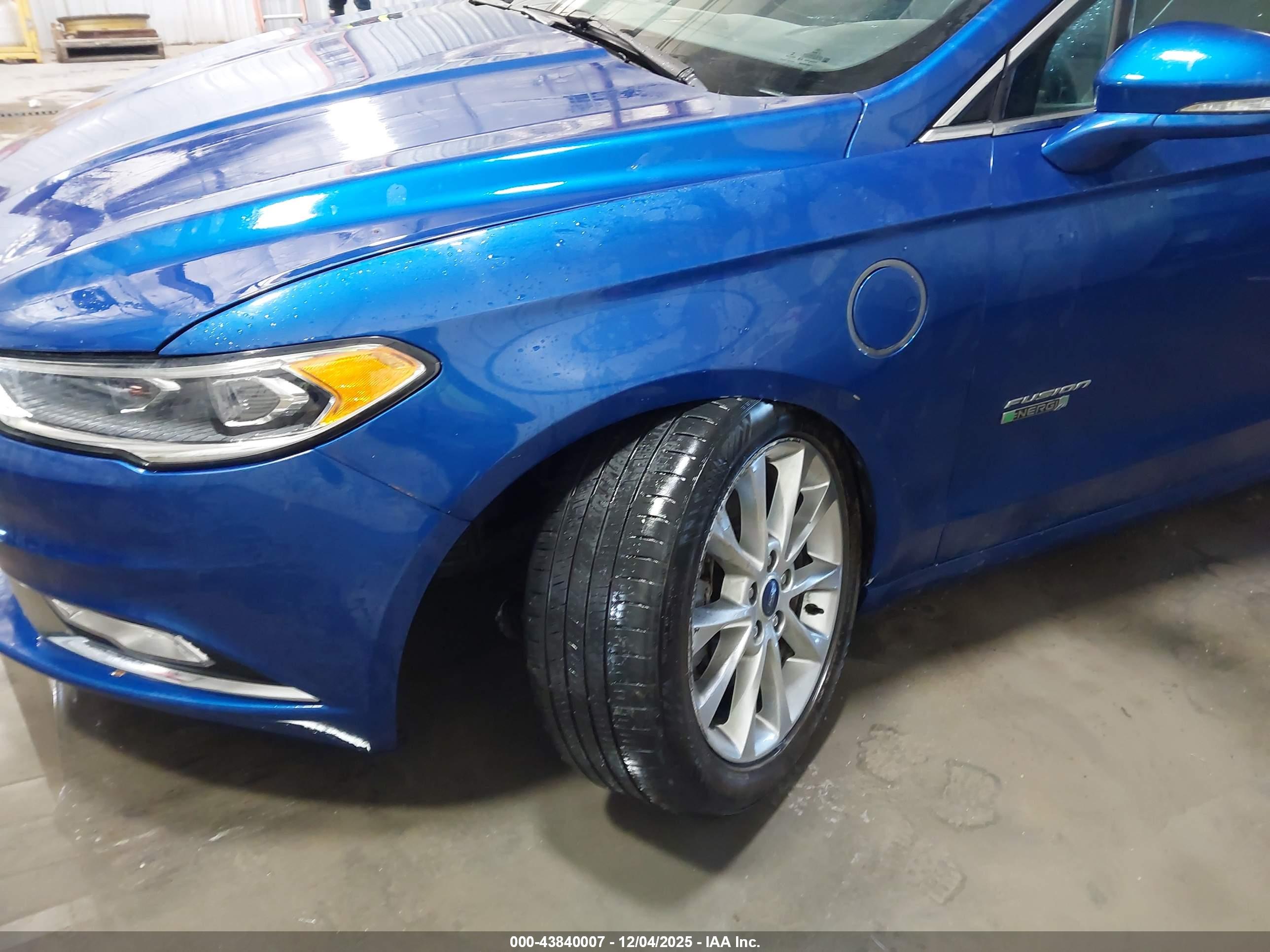 FORD FUSION image 6