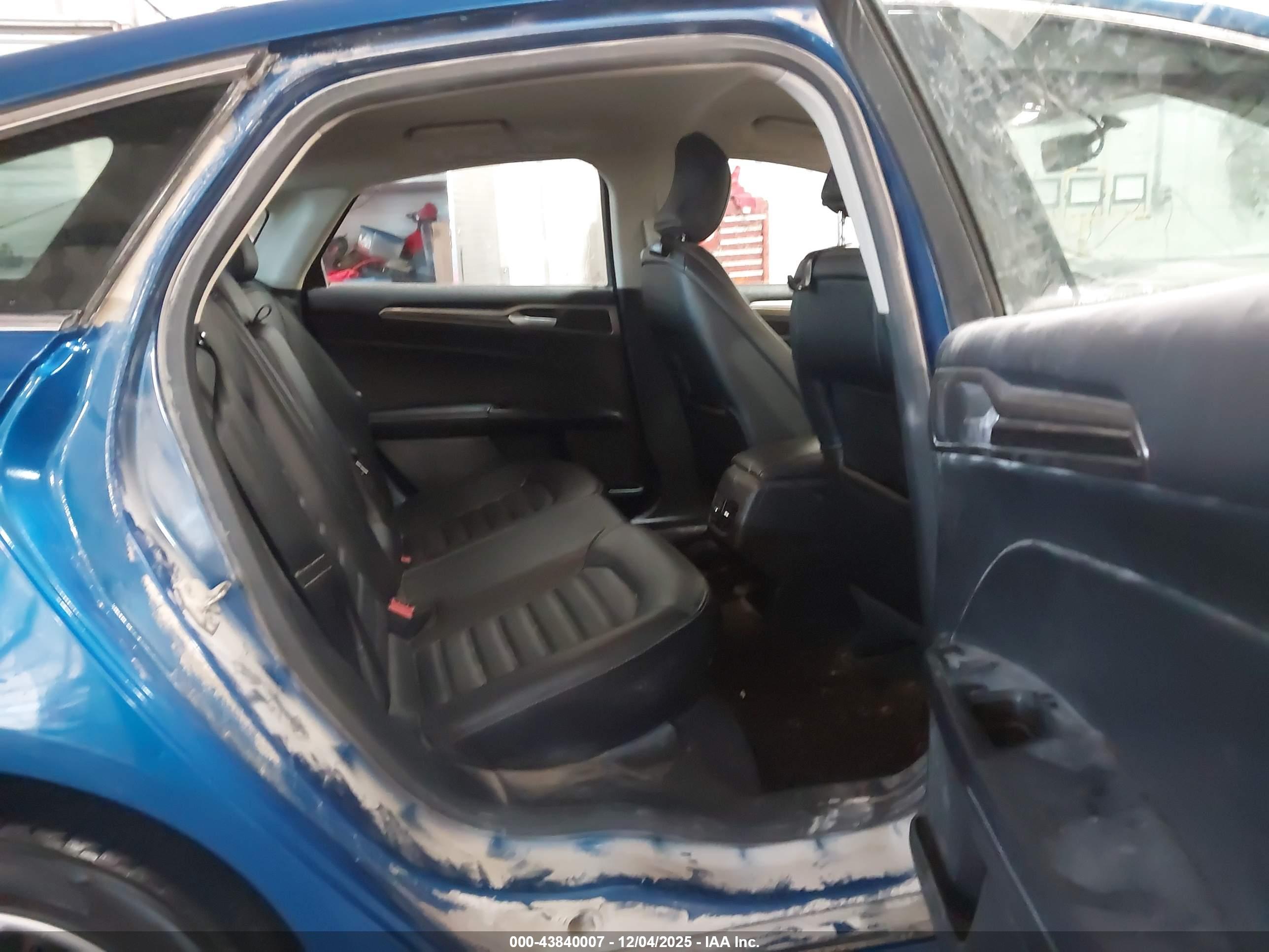 FORD FUSION image 8