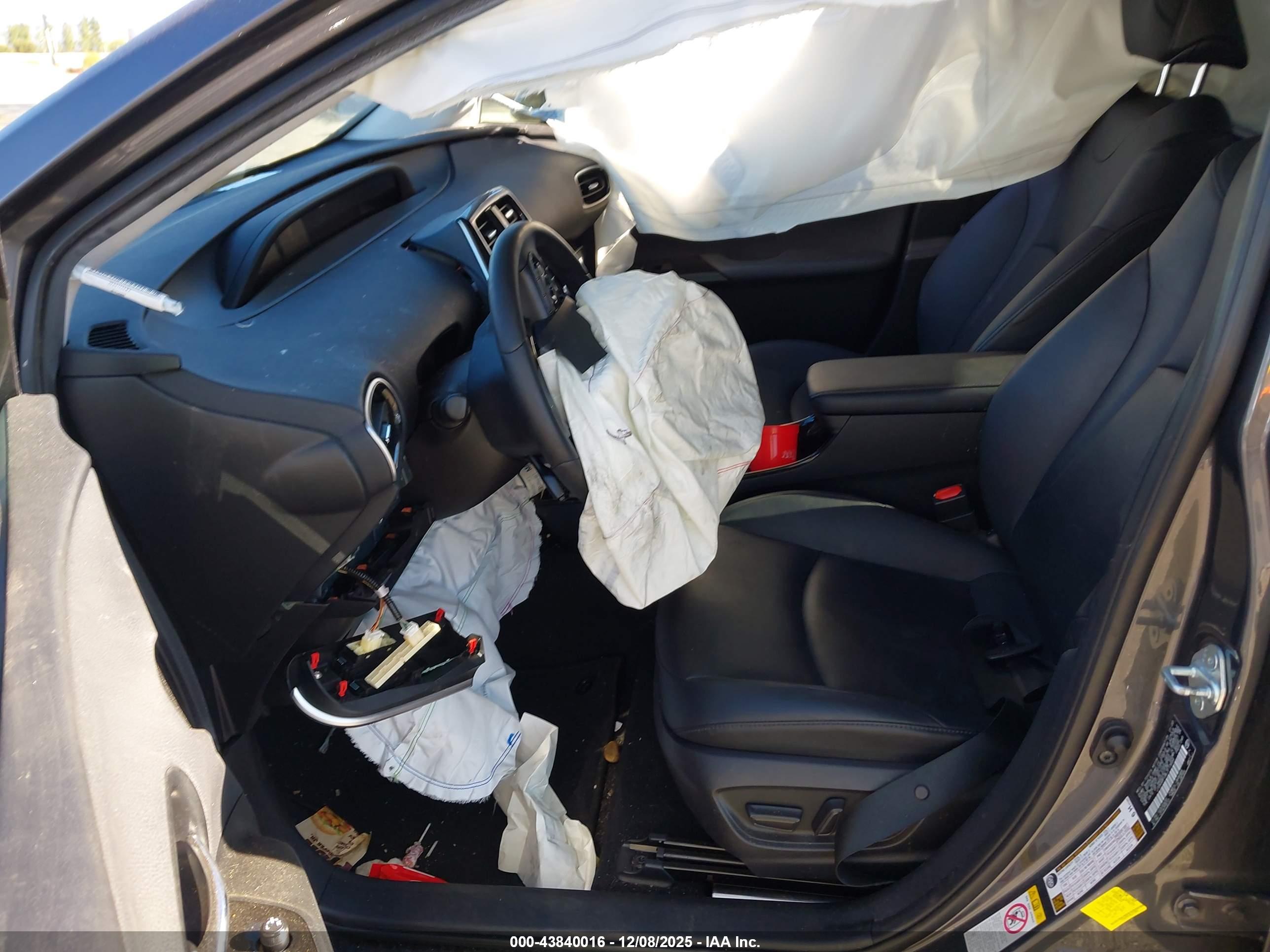 TOYOTA PRIUS image 5