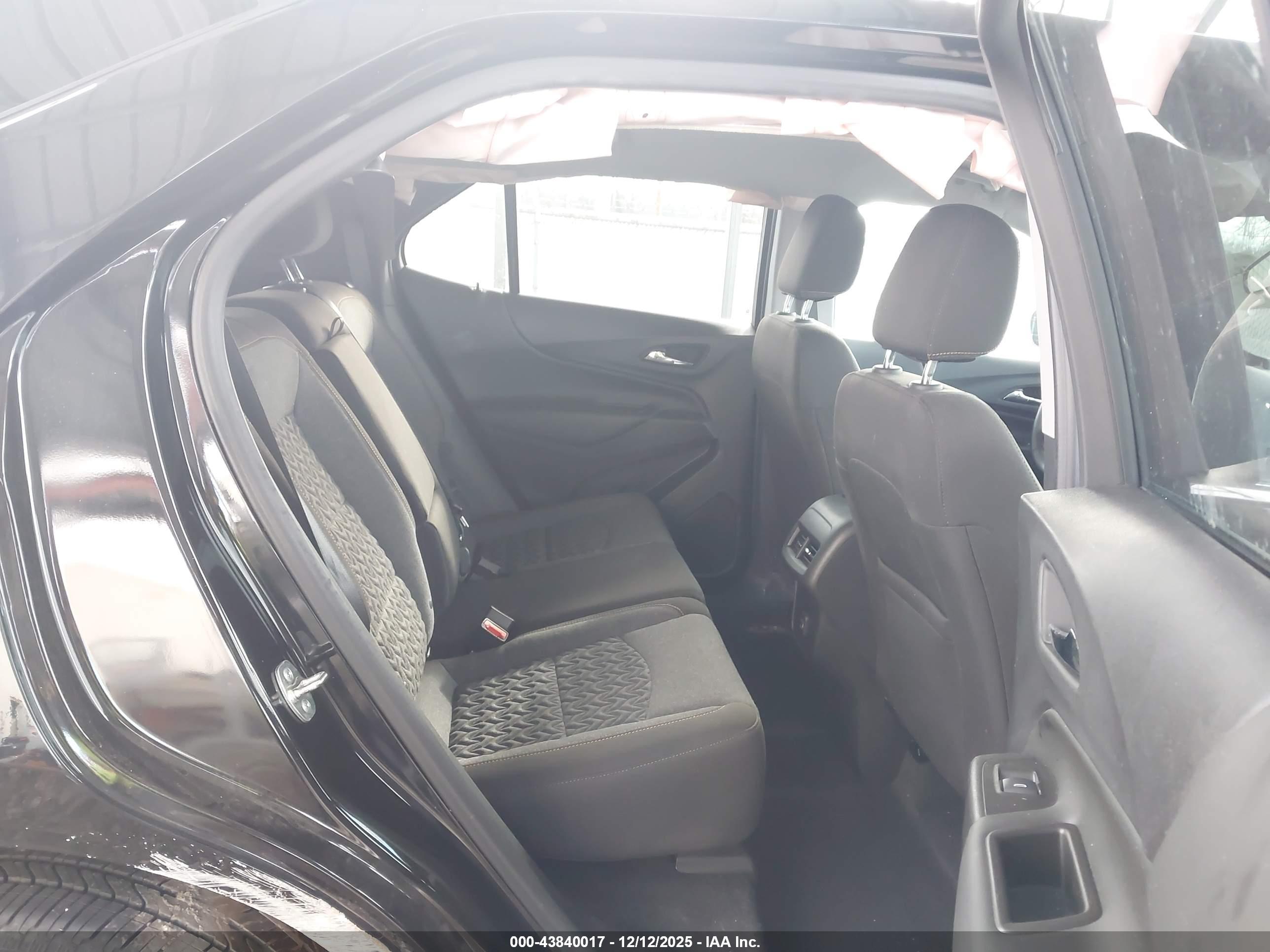 CHEVROLET EQUINOX image 8