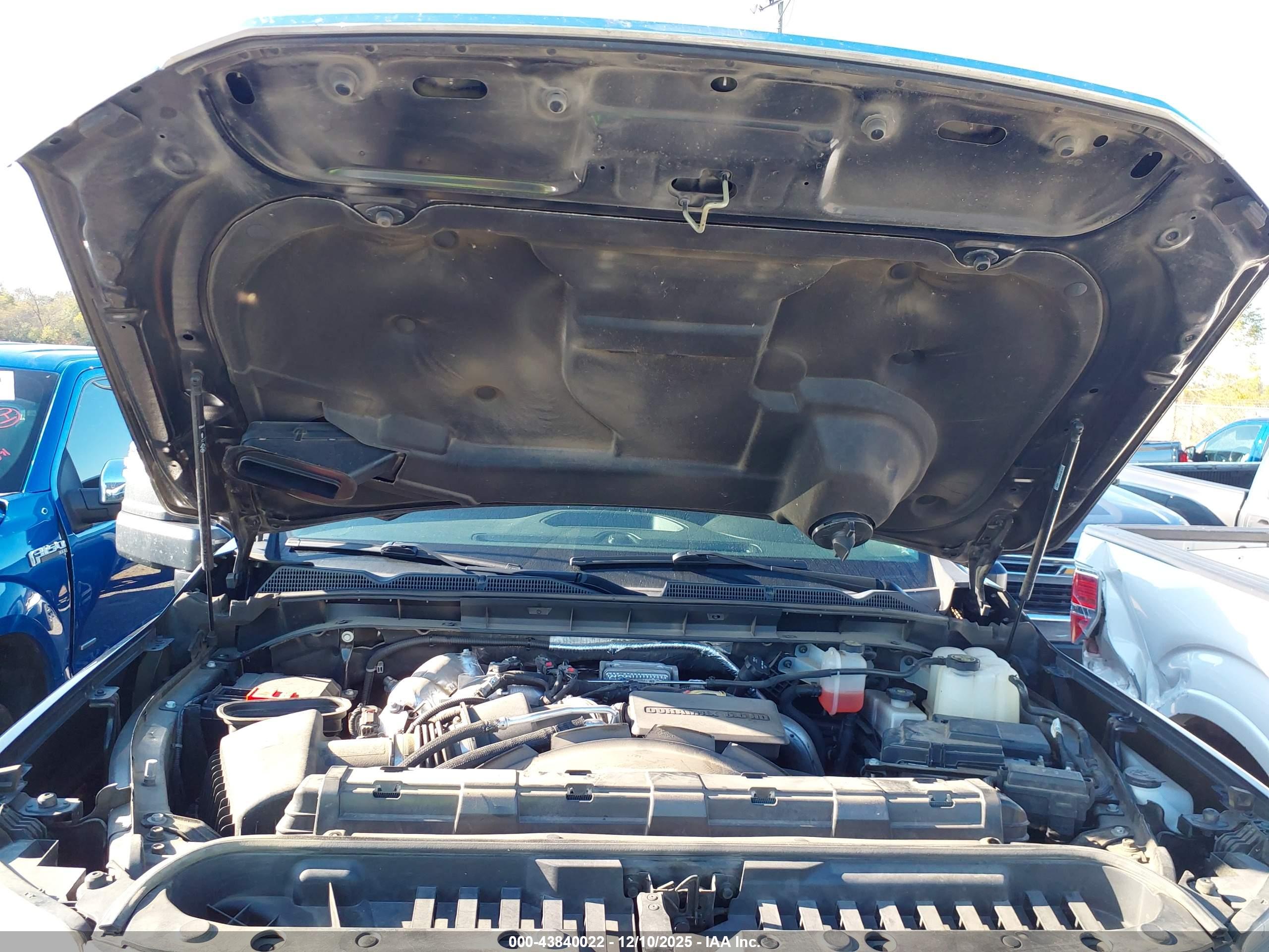 GMC SIERRA image 10