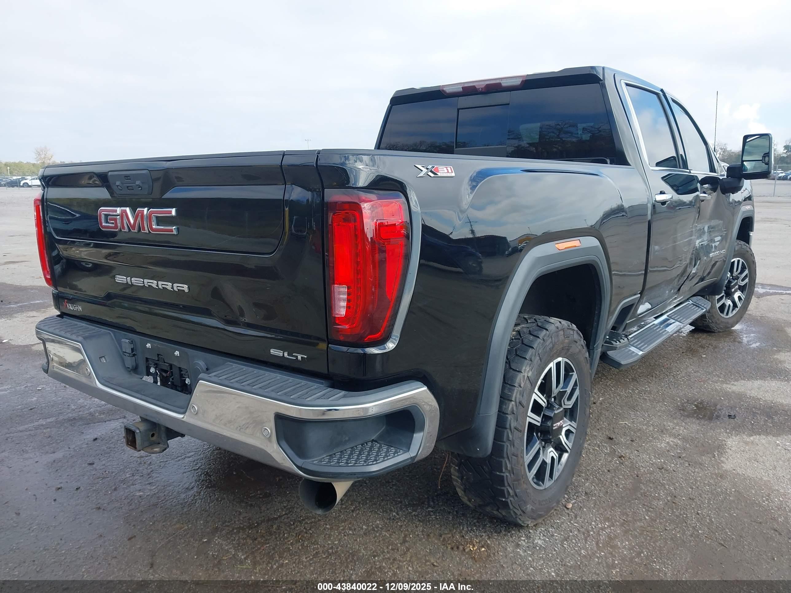 GMC SIERRA image 4