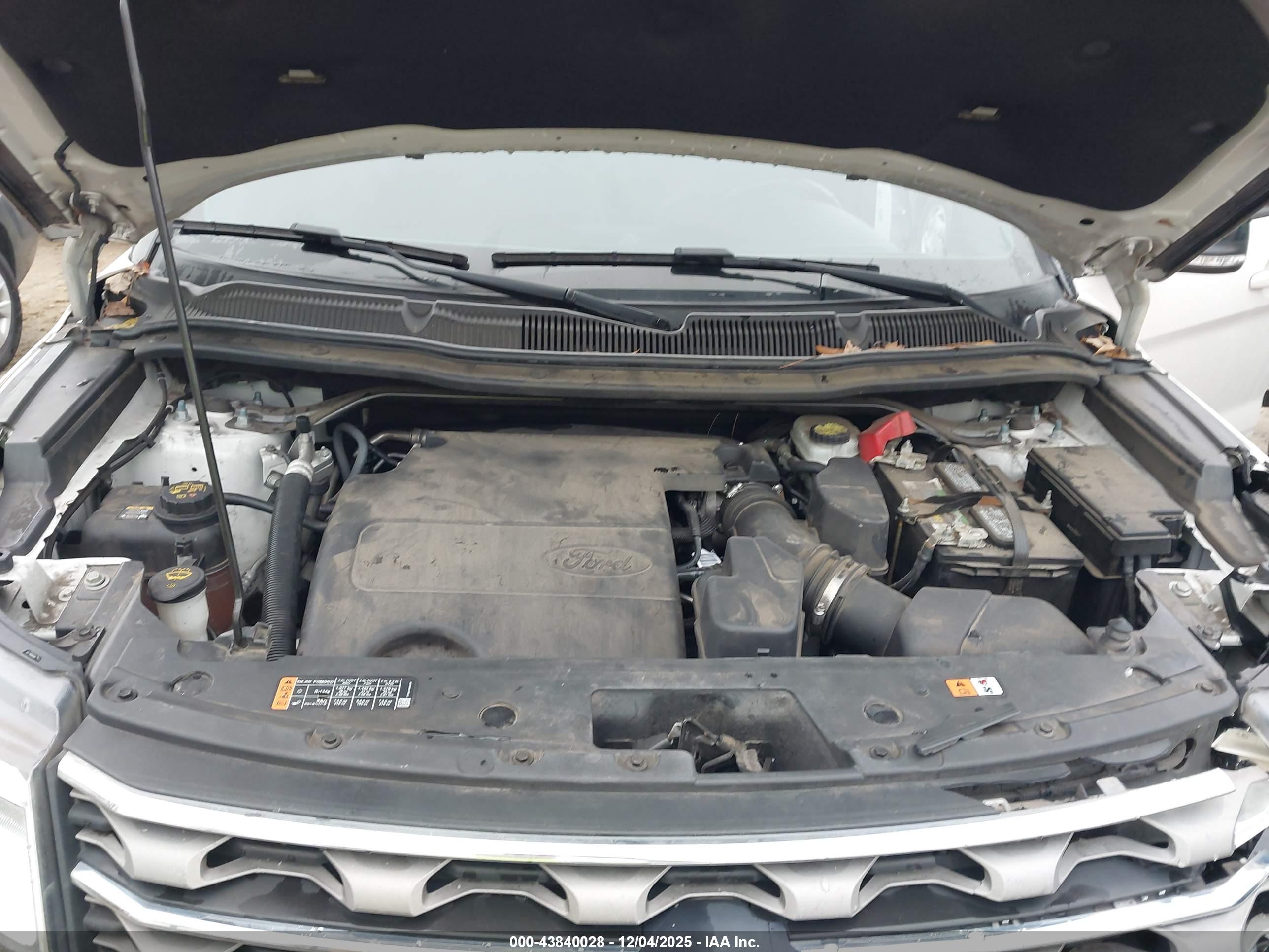 FORD EXPLORER image 10