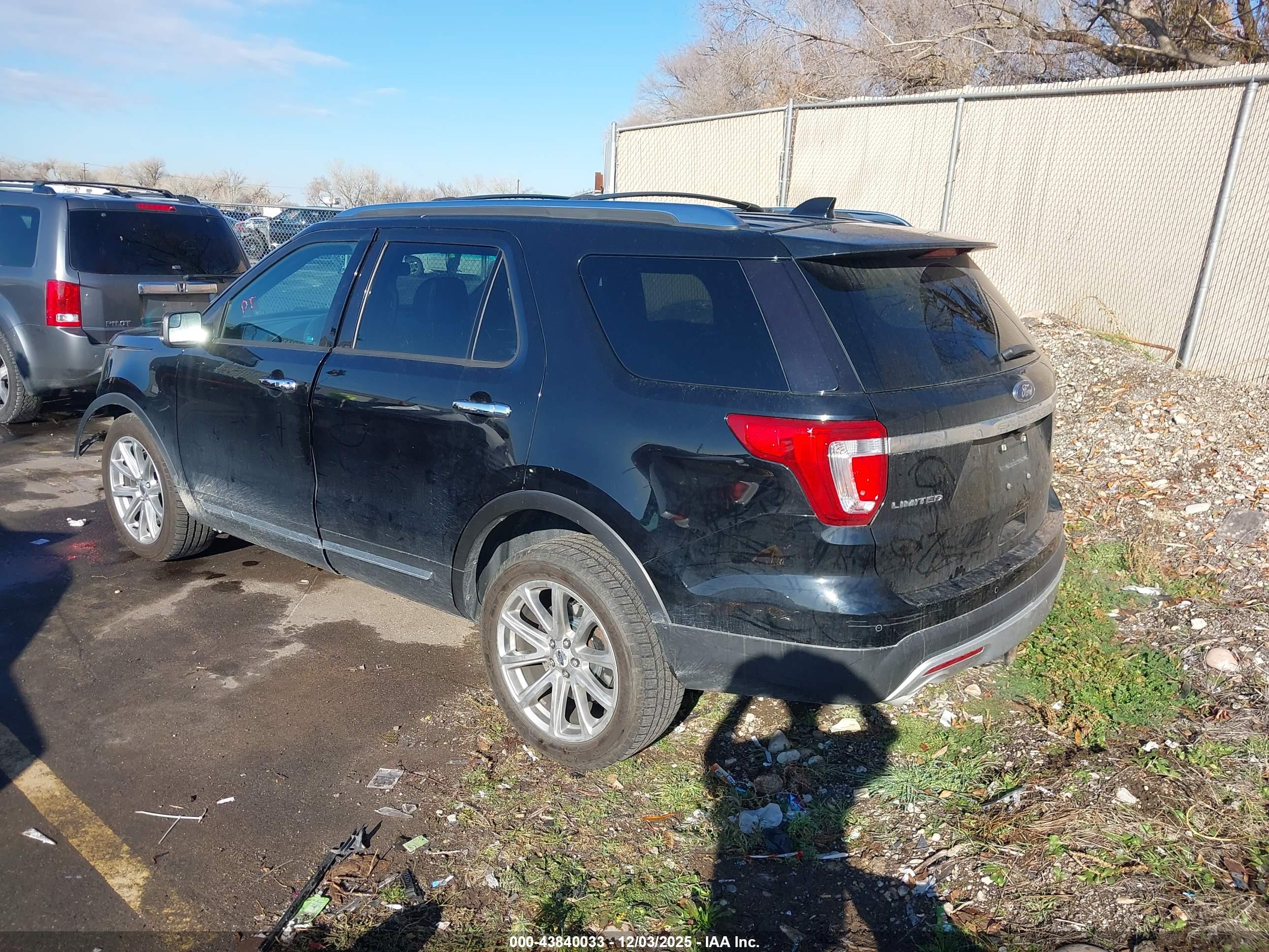 FORD EXPLORER image 3