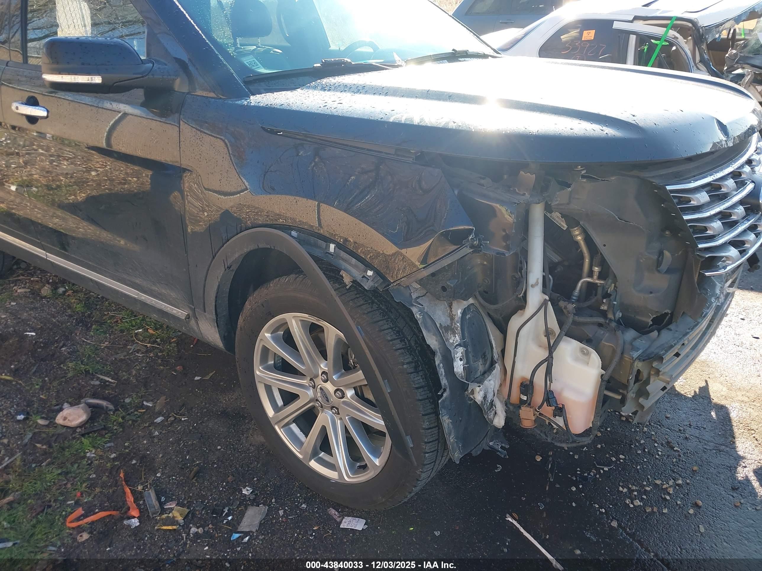 FORD EXPLORER image 6