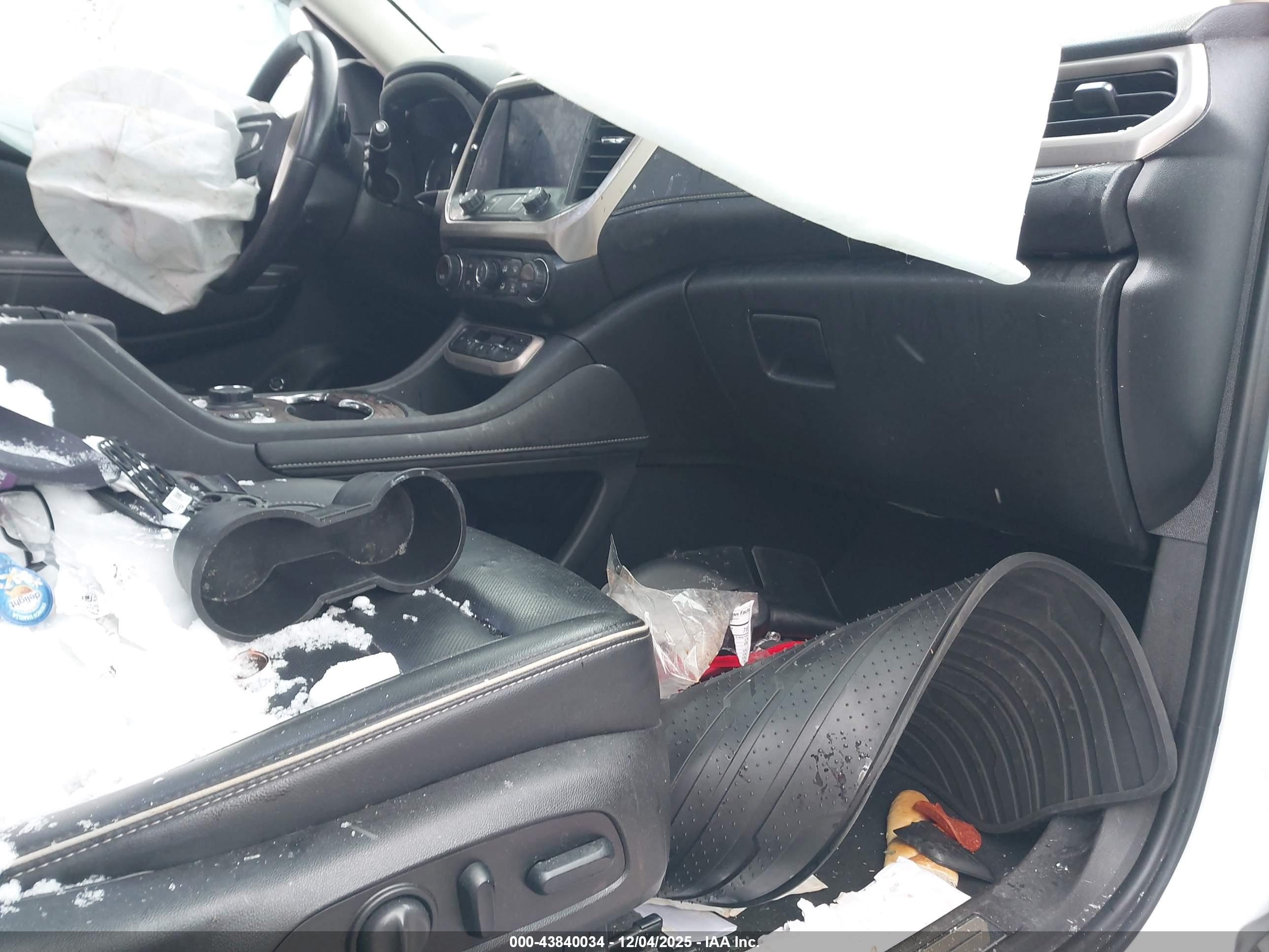 GMC ACADIA image 5