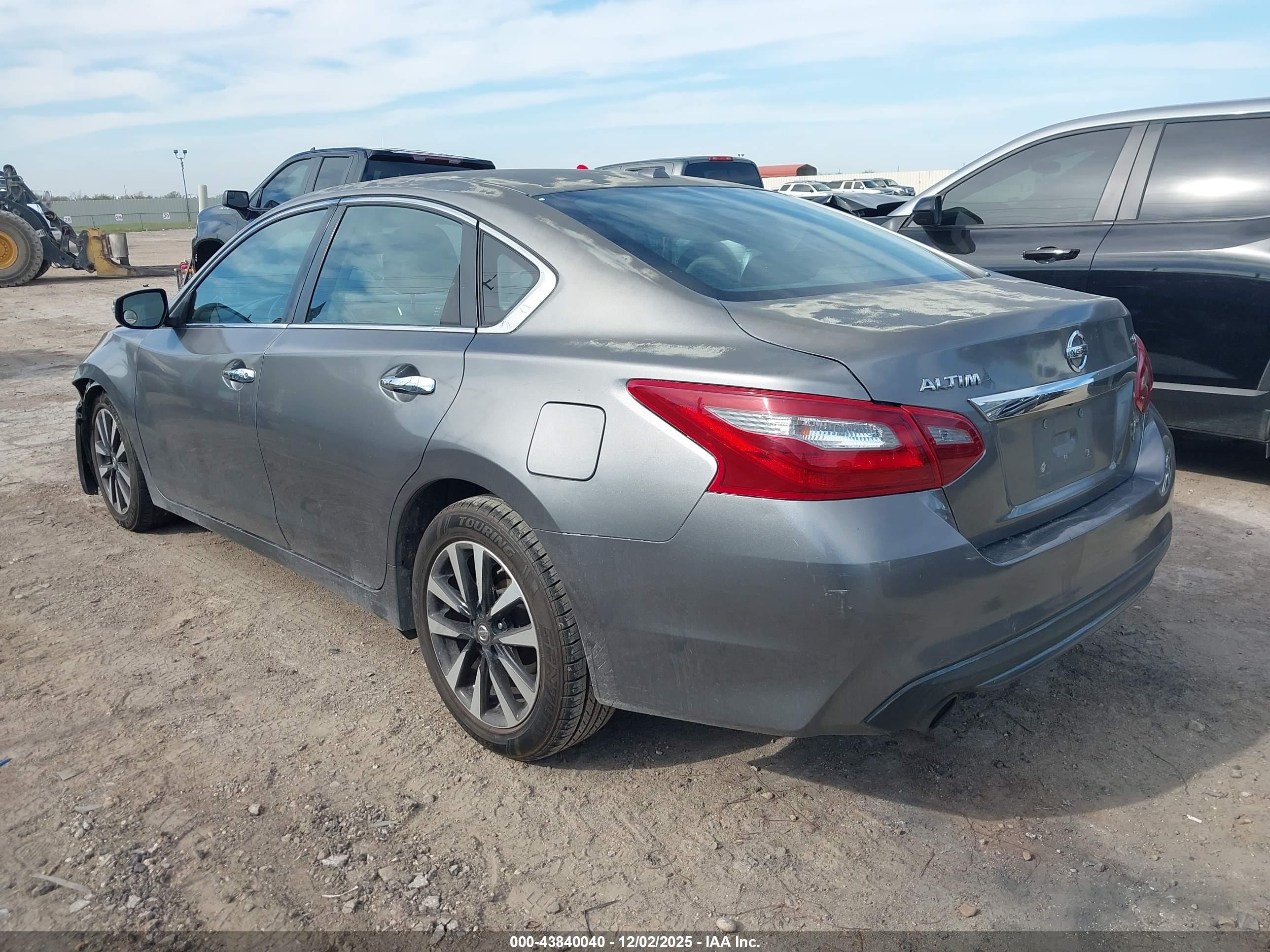 NISSAN ALTIMA image 3
