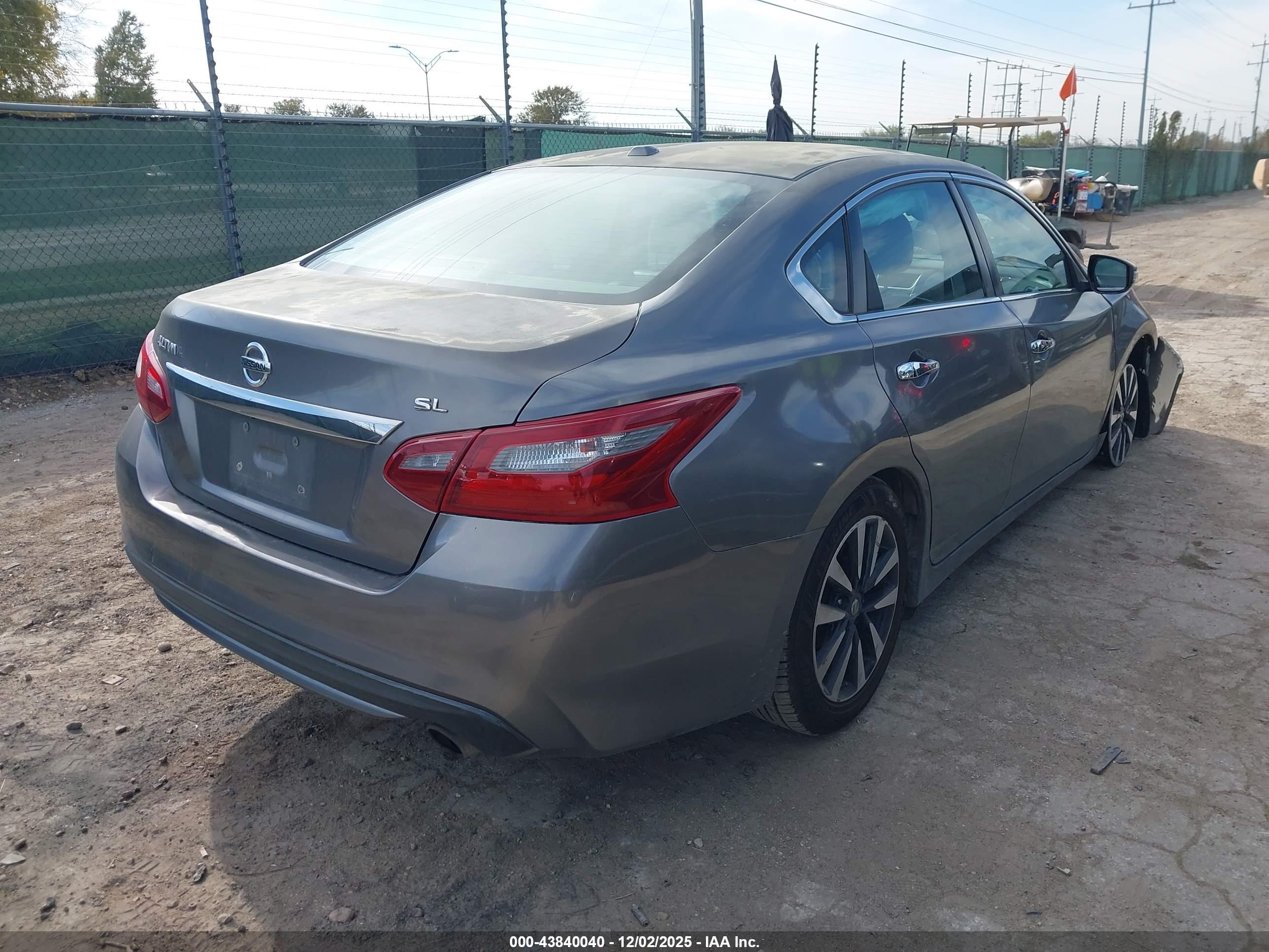 NISSAN ALTIMA image 4