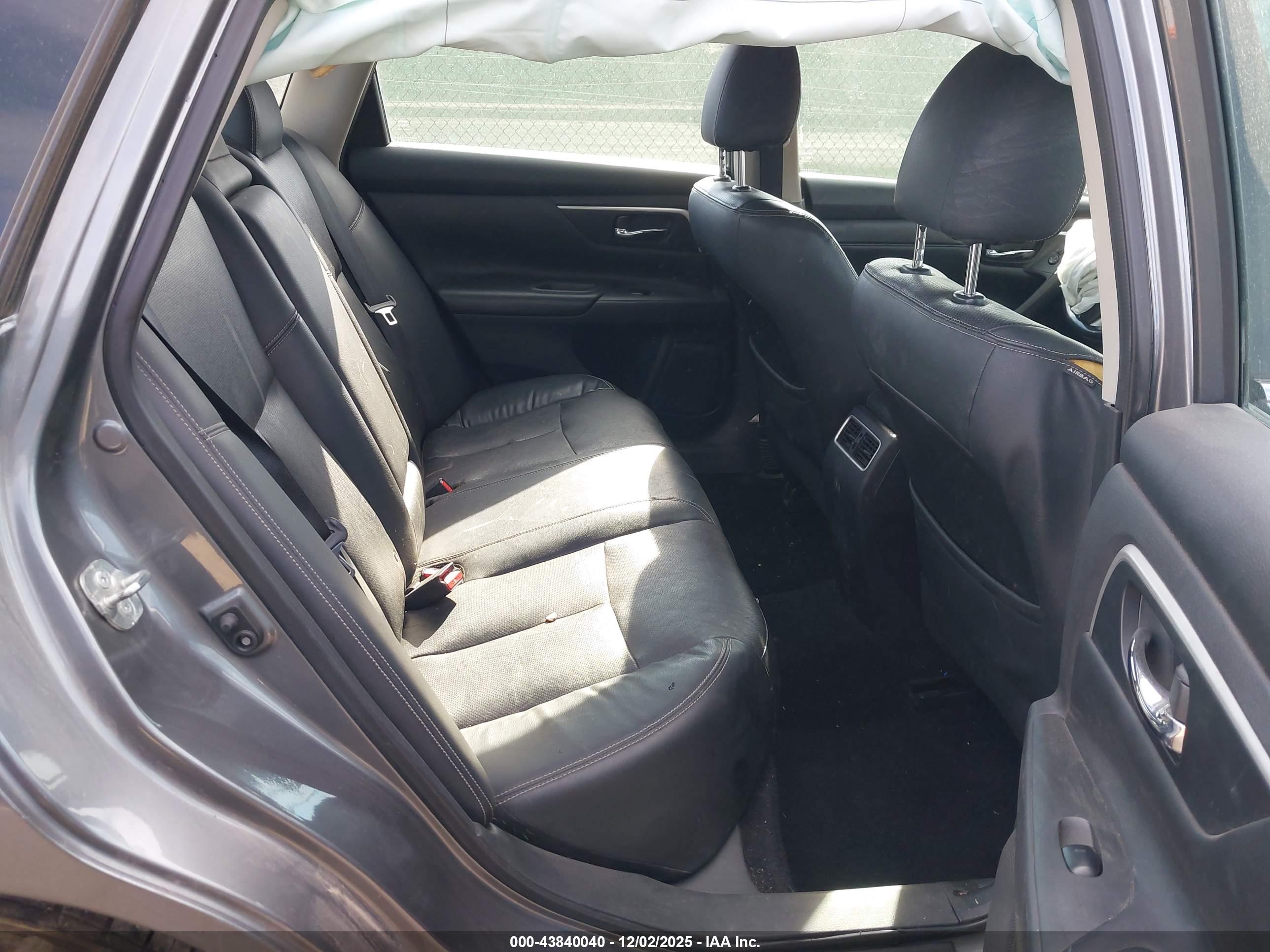 NISSAN ALTIMA image 8