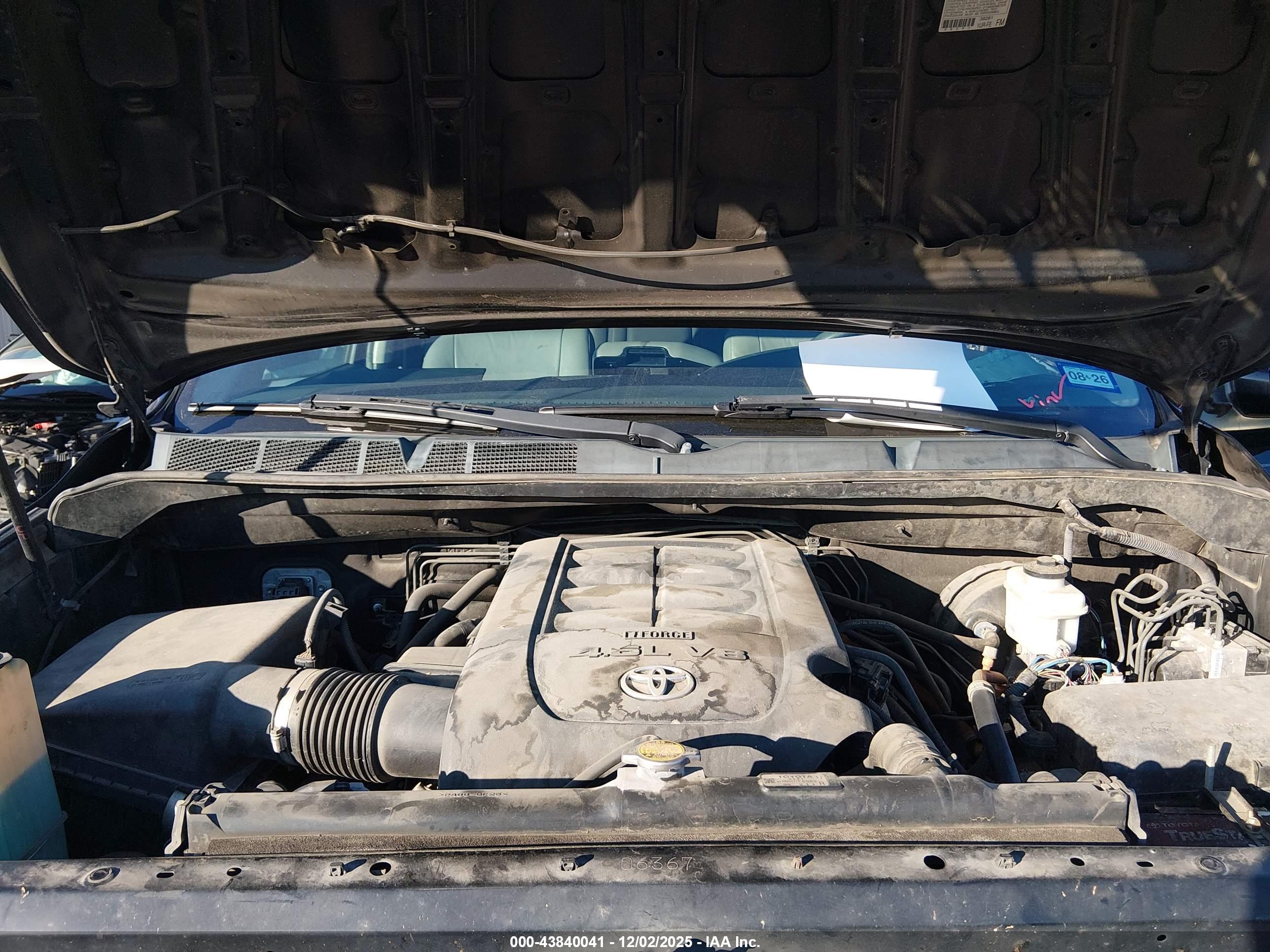 TOYOTA TUNDRA image 10