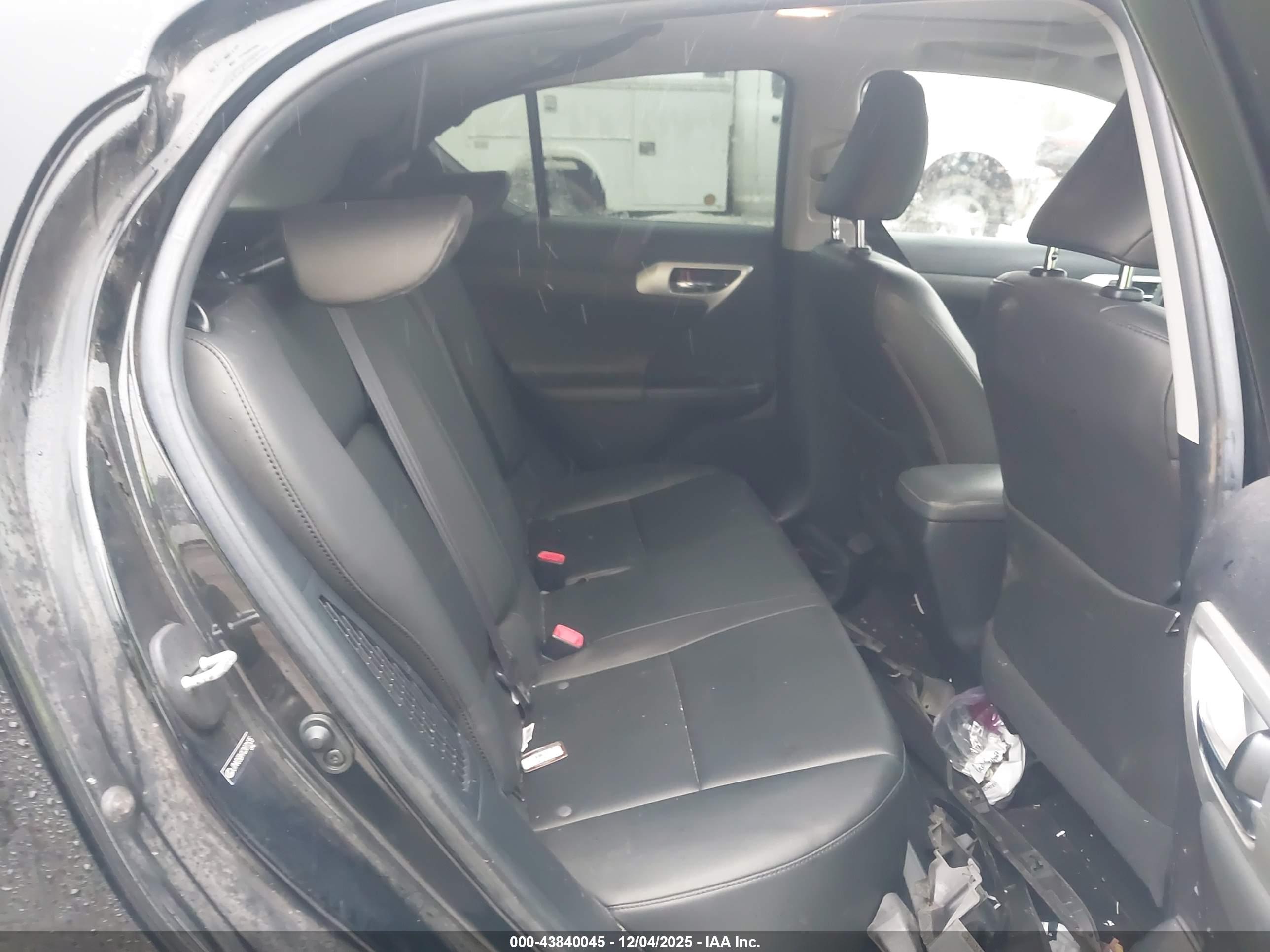 LEXUS CT image 8