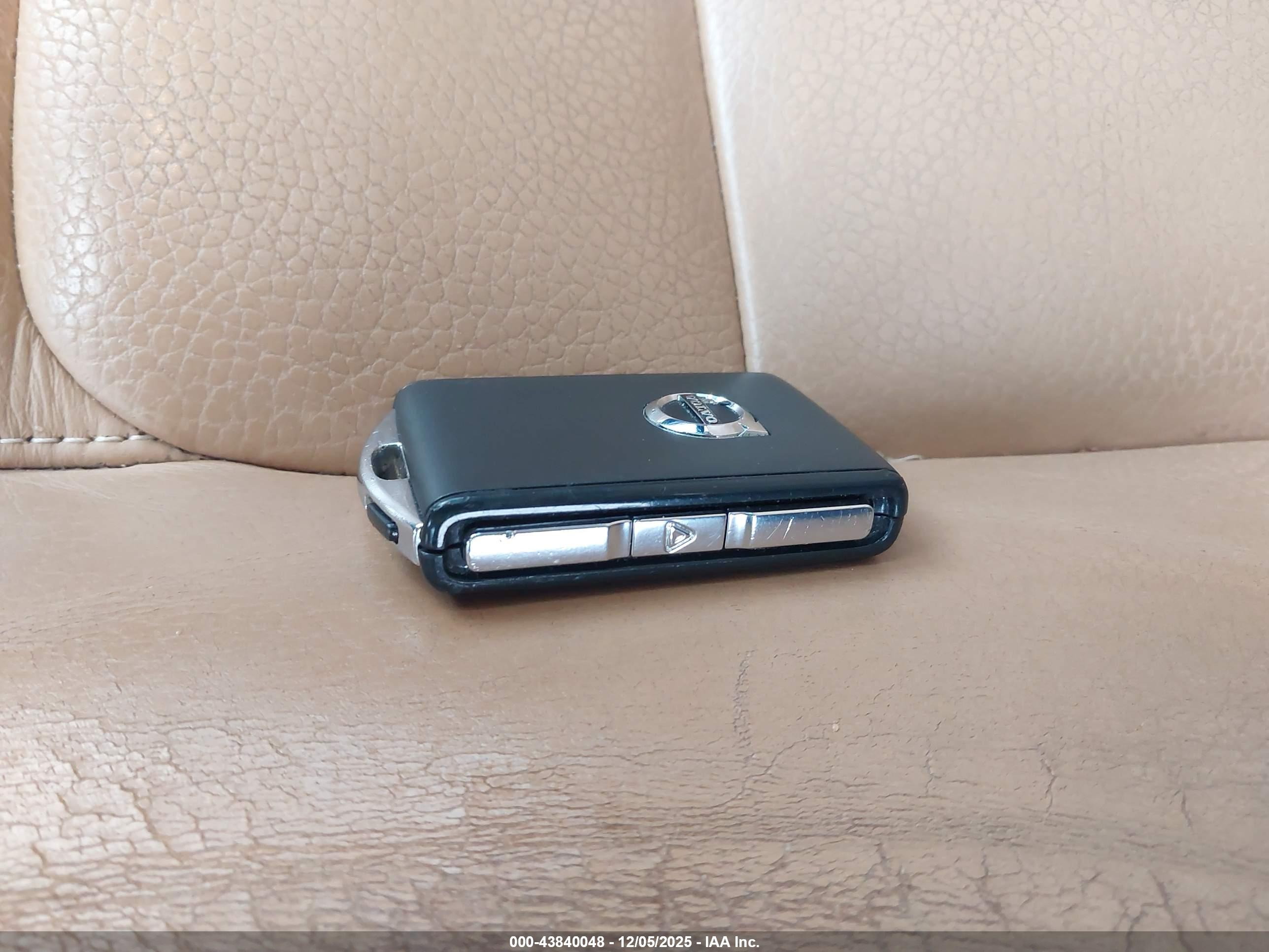VOLVO XC90 image 11