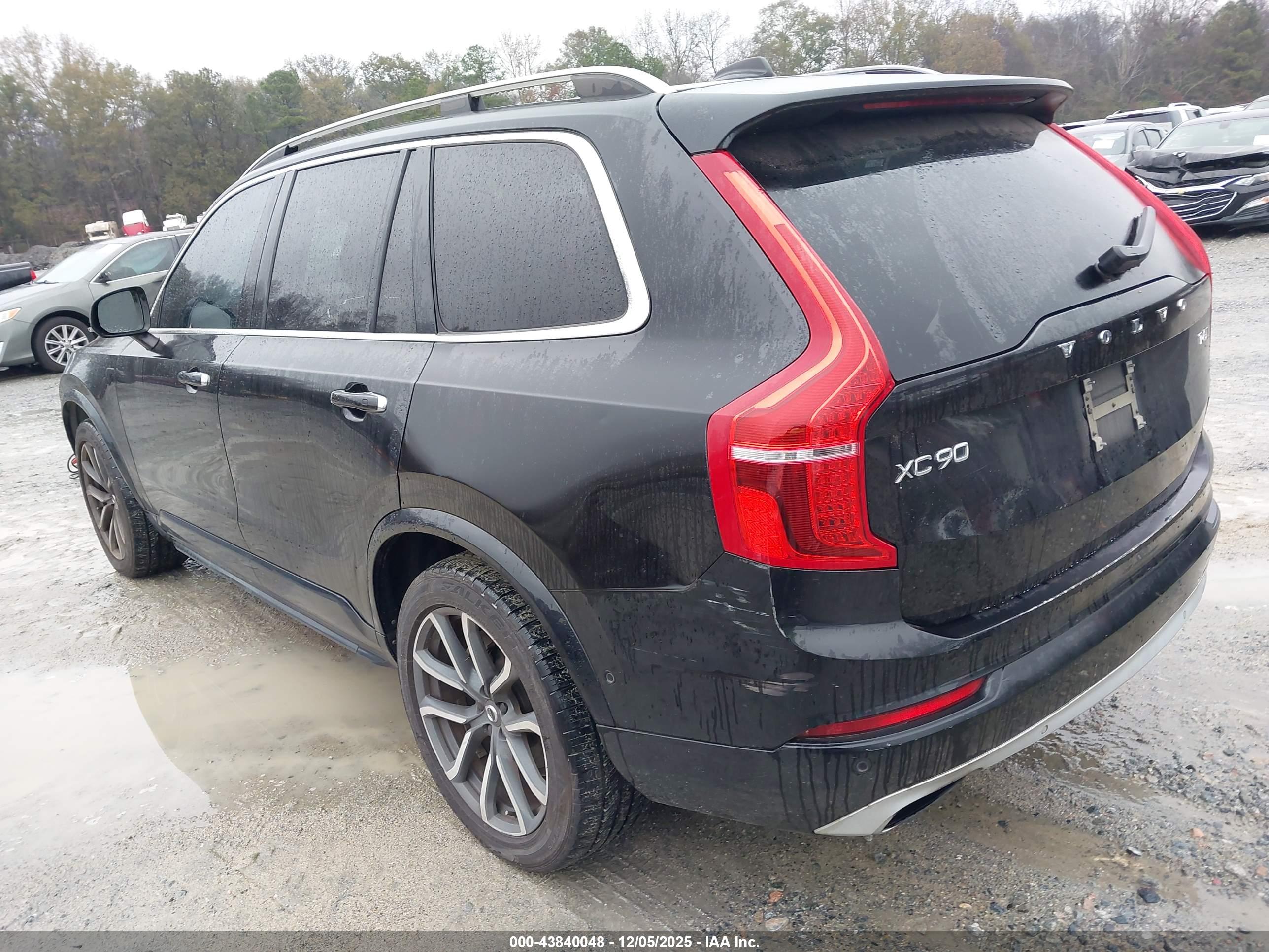 VOLVO XC90 image 3