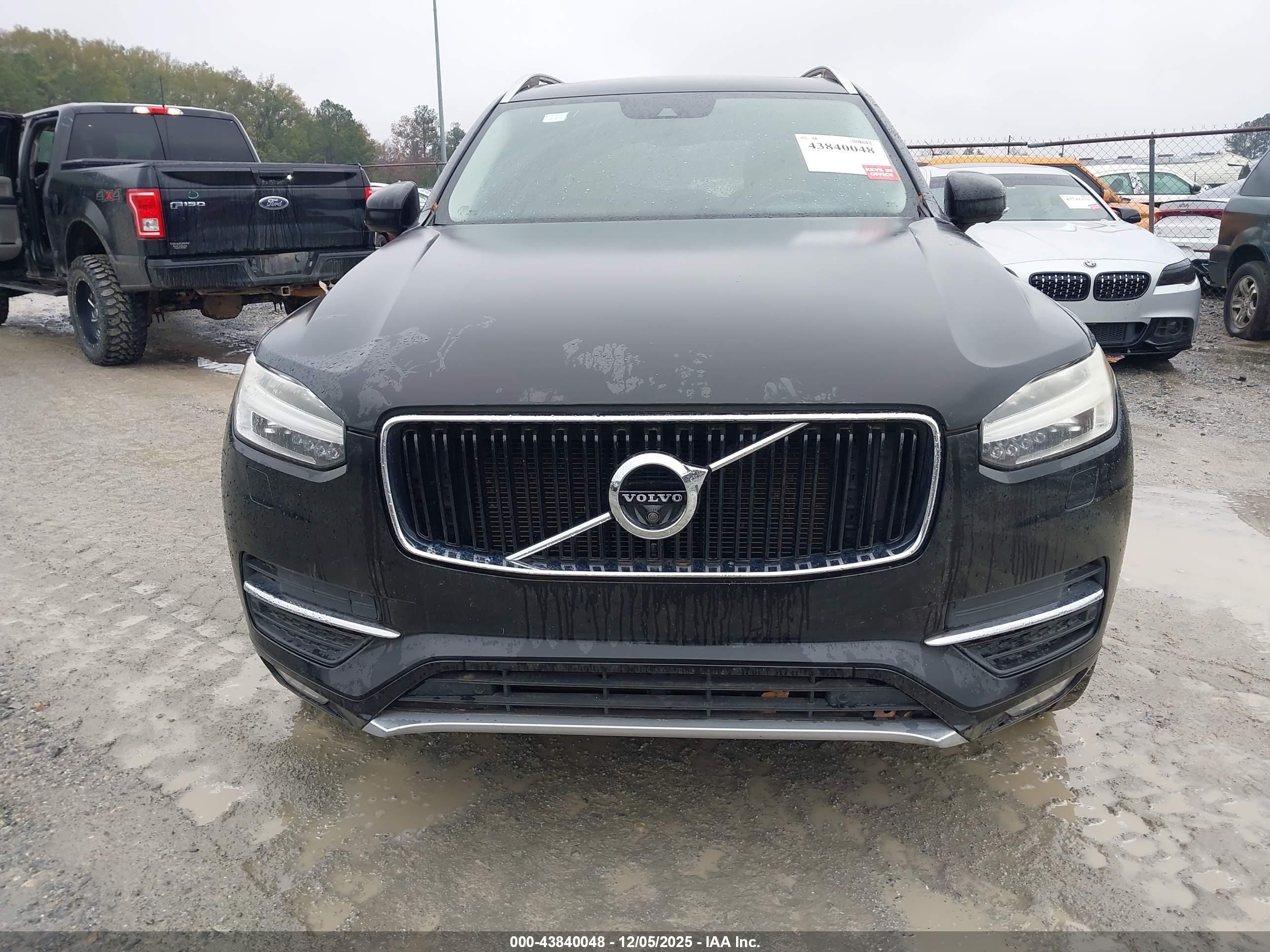 VOLVO XC90 image 6