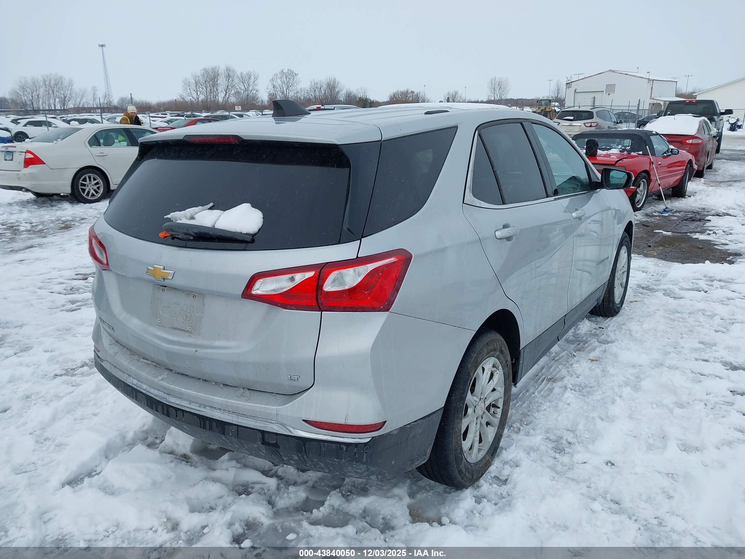 CHEVROLET EQUINOX image 4