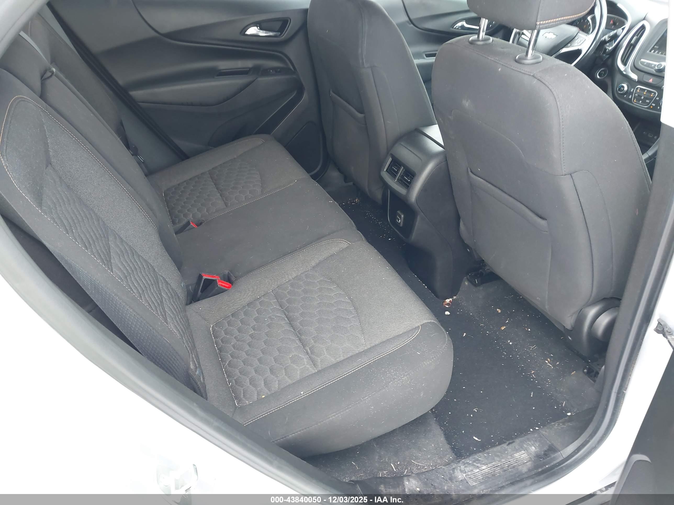 CHEVROLET EQUINOX image 8