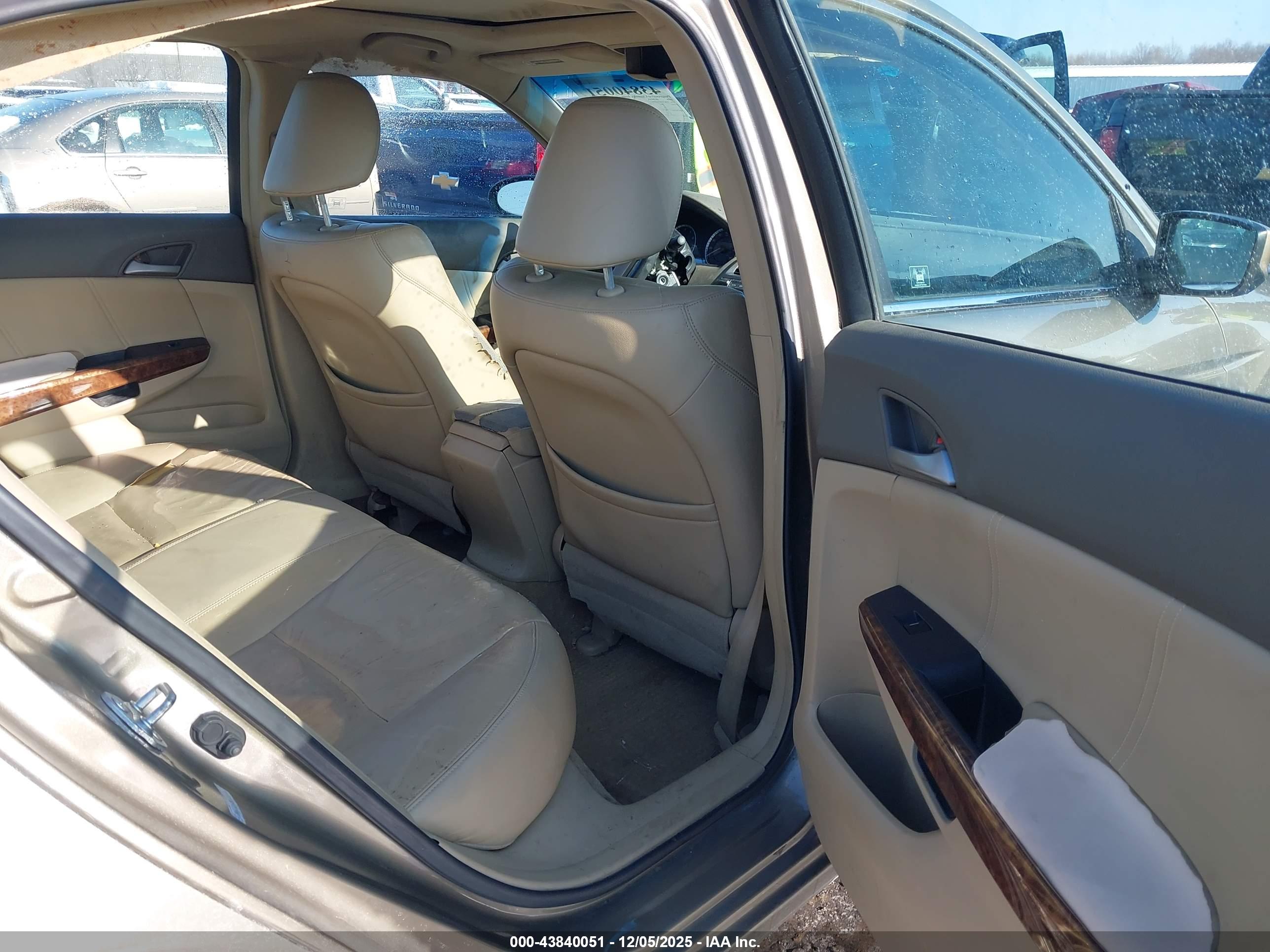HONDA ACCORD image 8