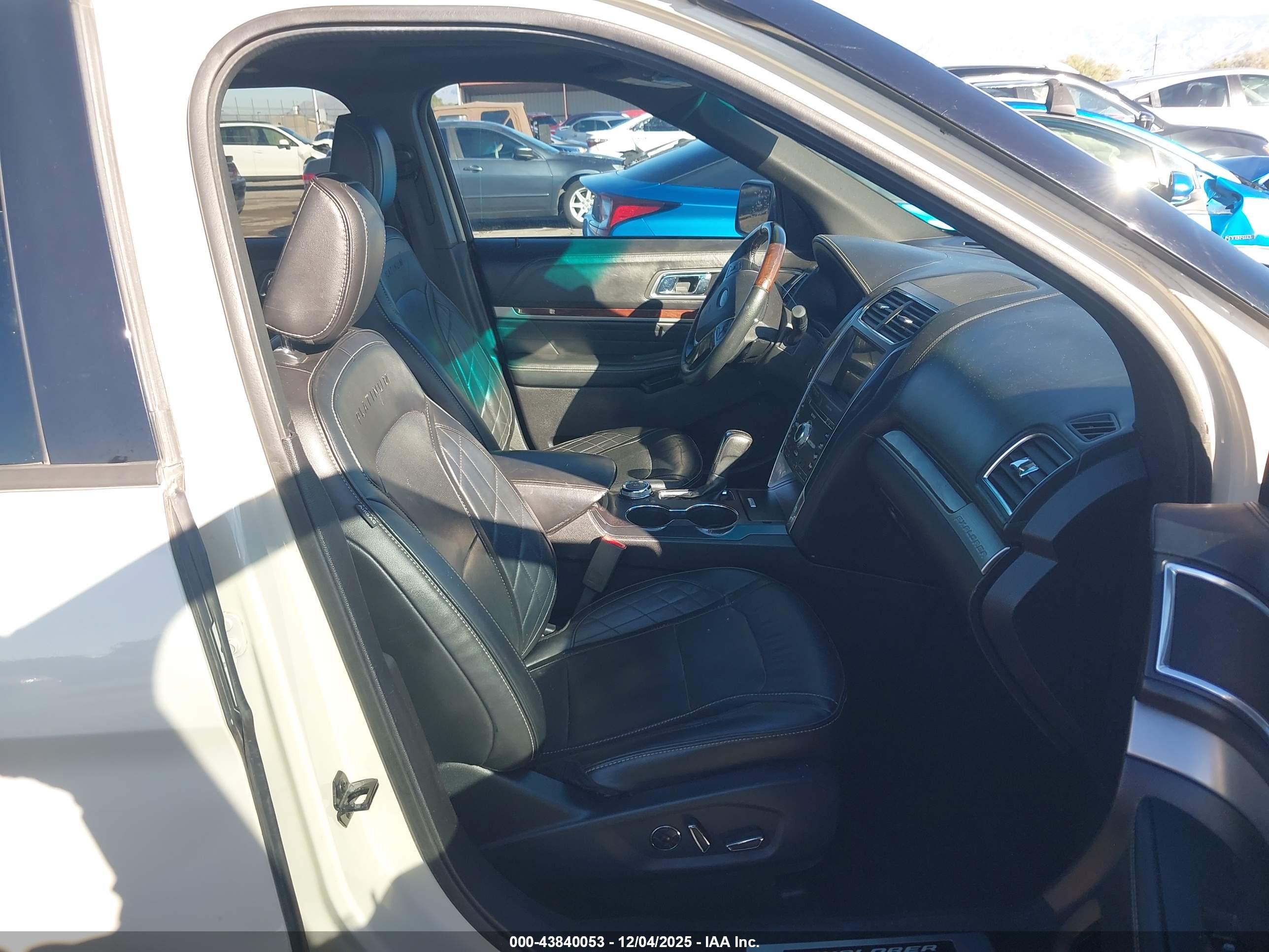 FORD EXPLORER image 5