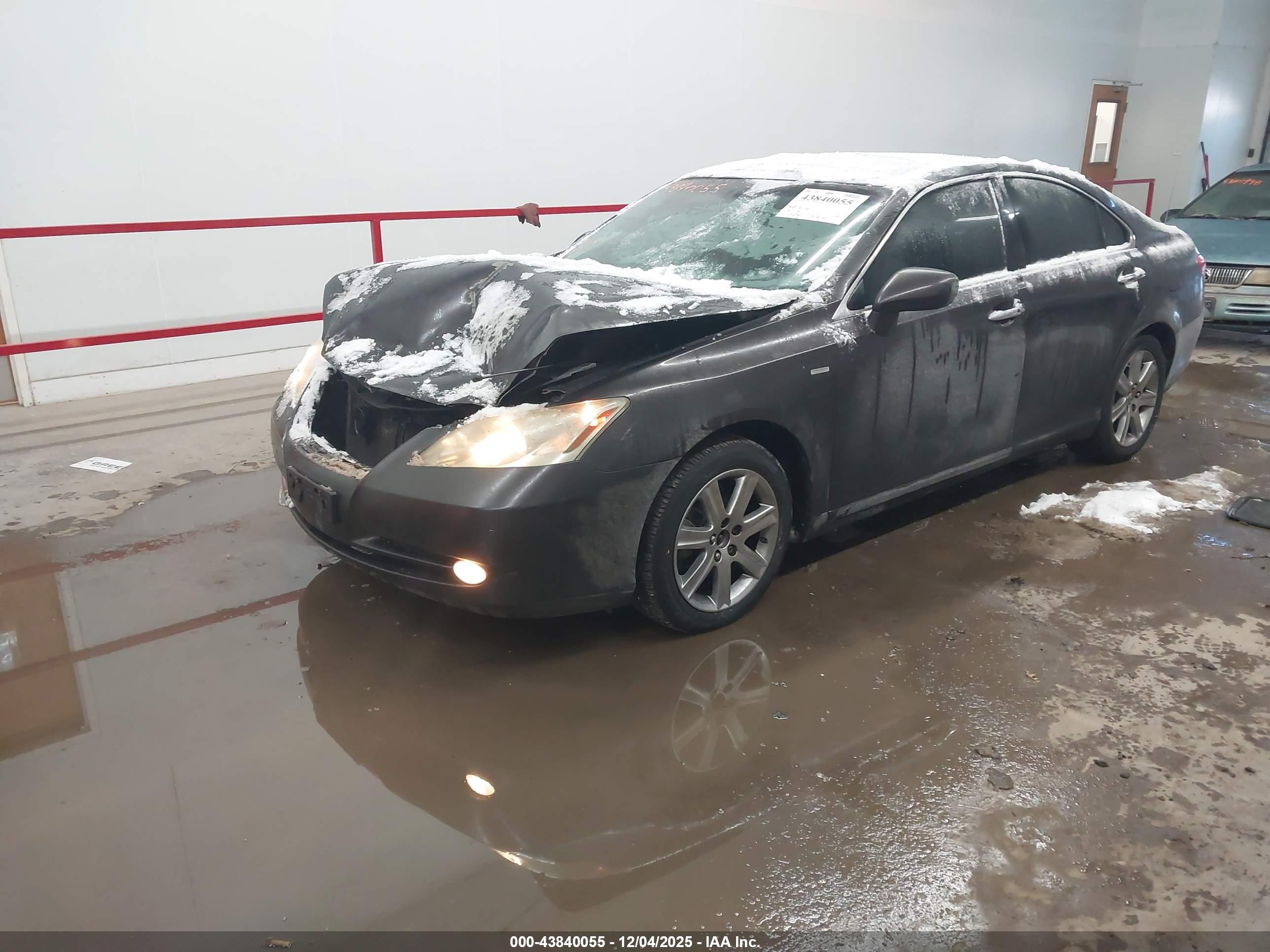 LEXUS ES image 2
