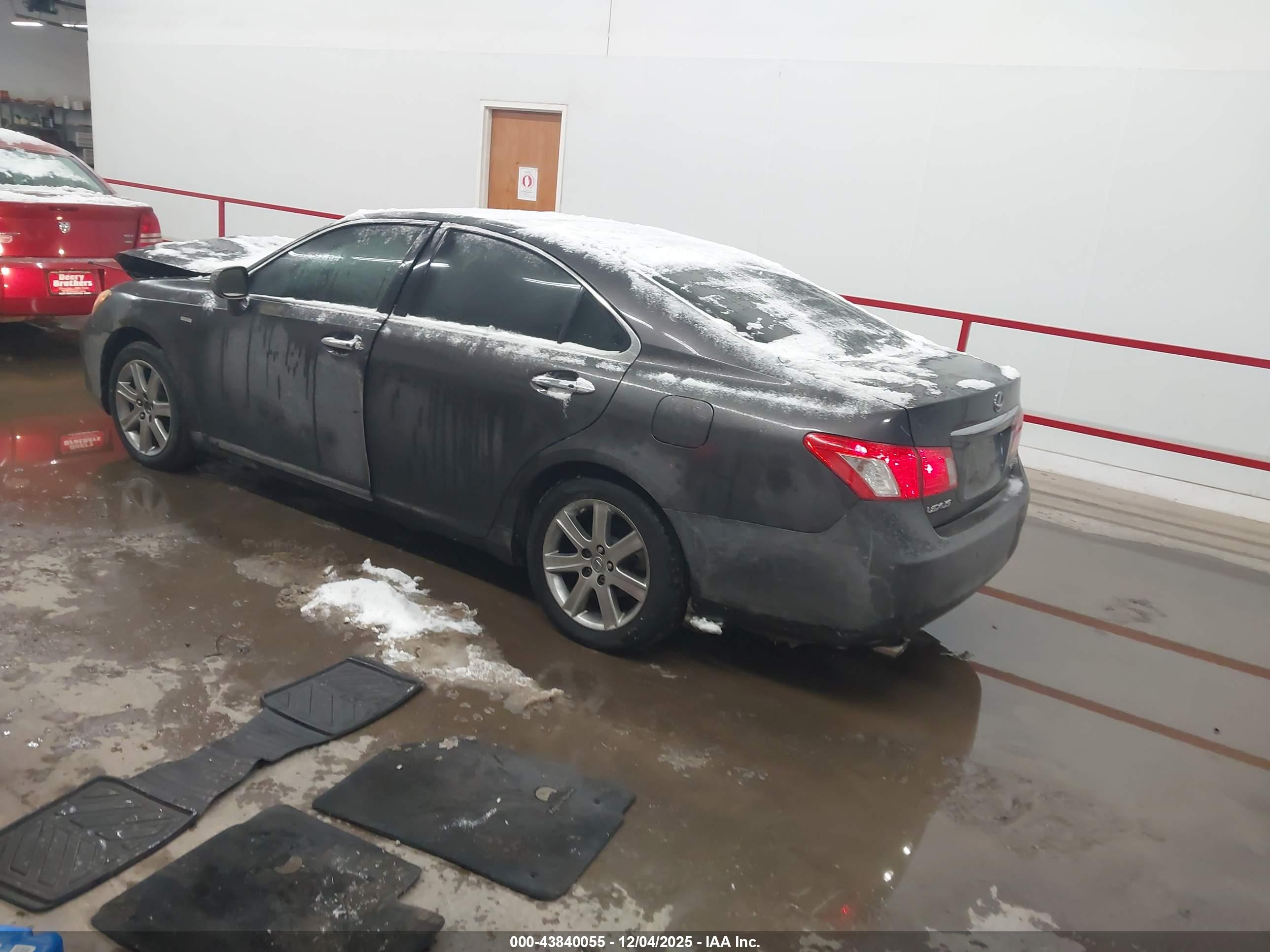 LEXUS ES image 3