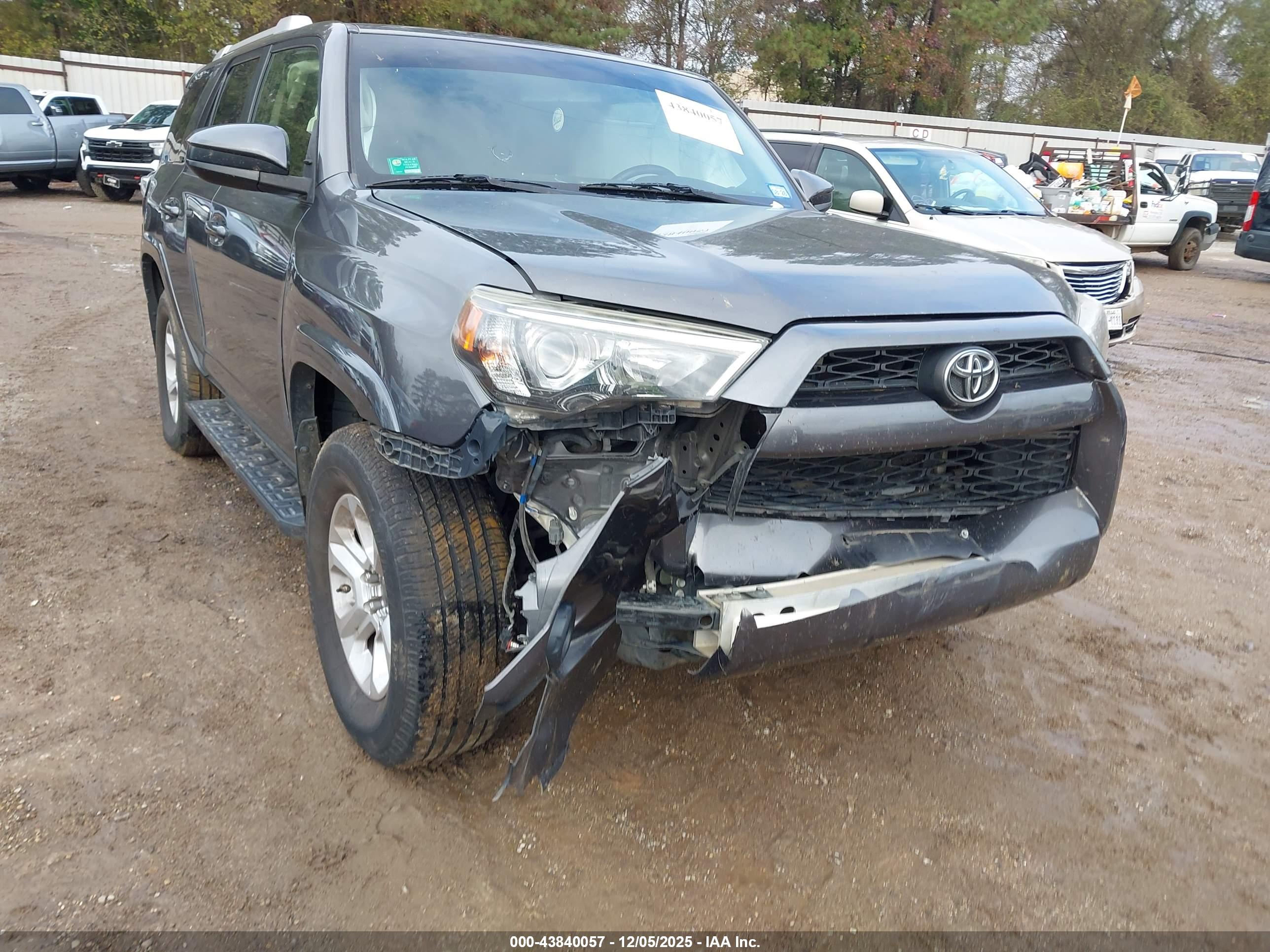 TOYOTA 4RUNNER image 6