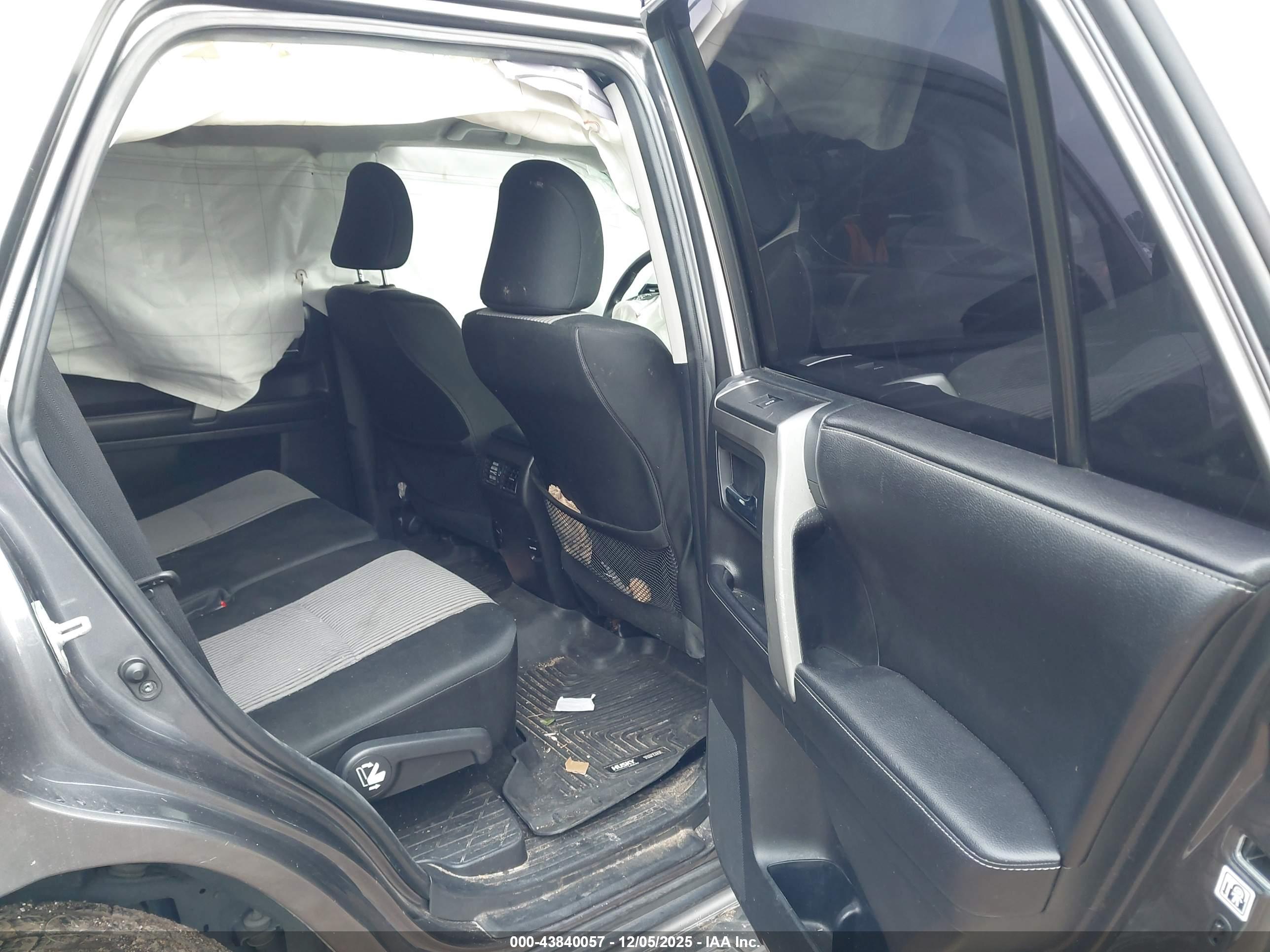 TOYOTA 4RUNNER image 8