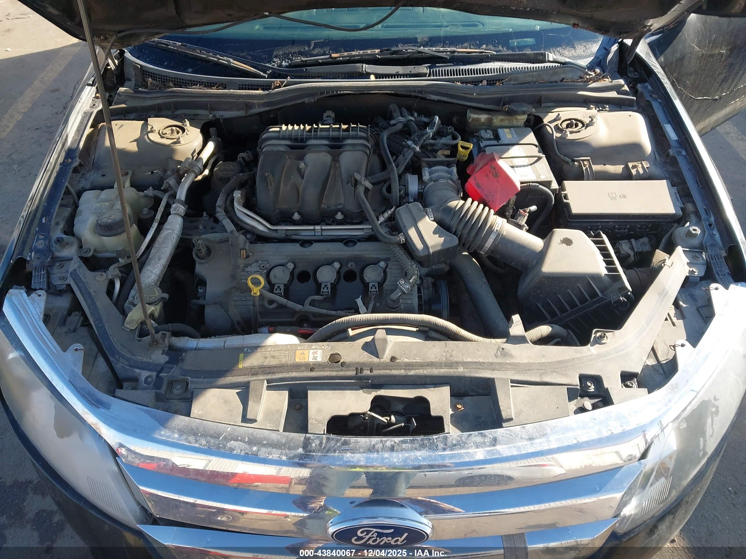 FORD FUSION image 10