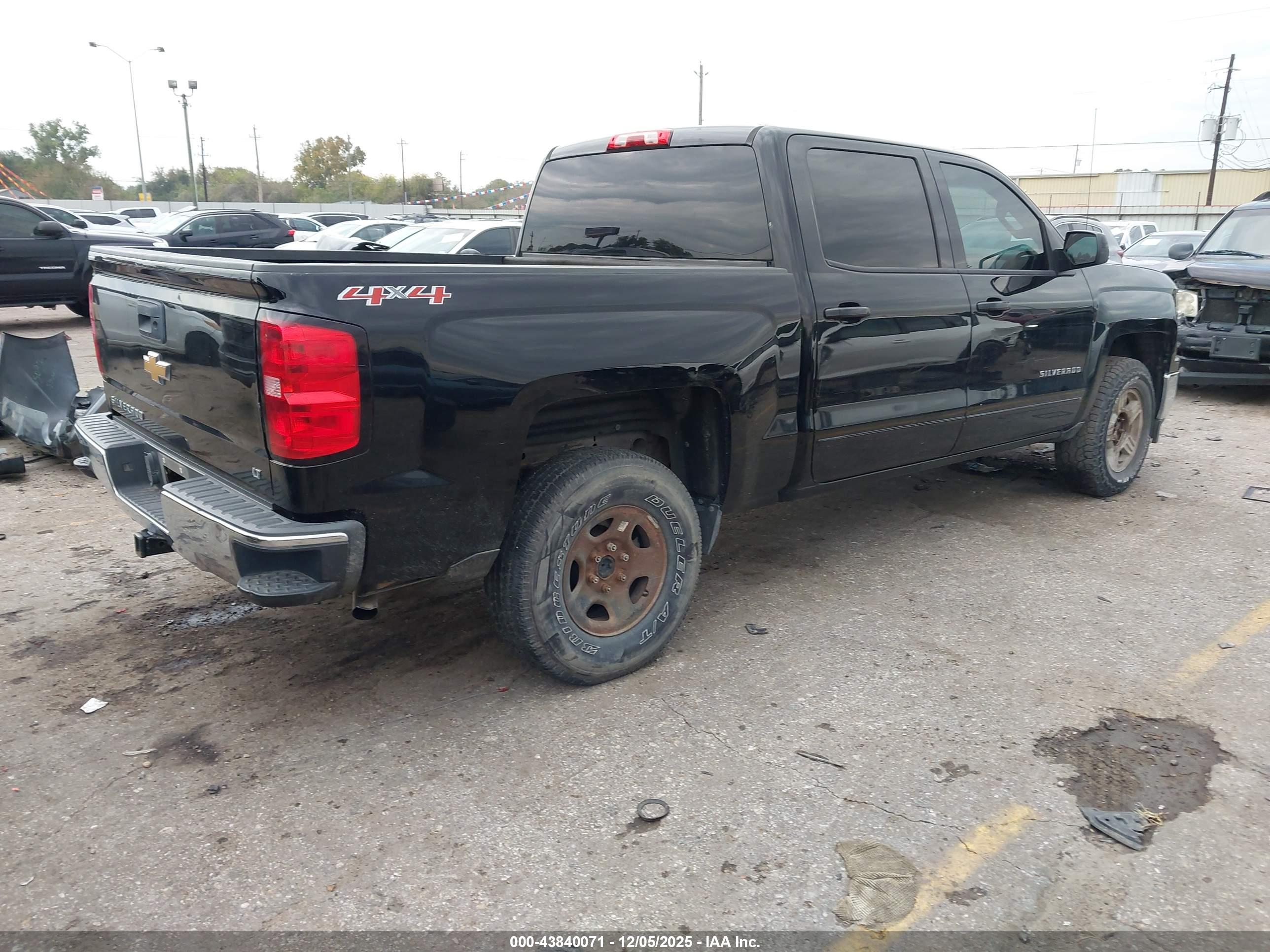 CHEVROLET SILVERADO image 4