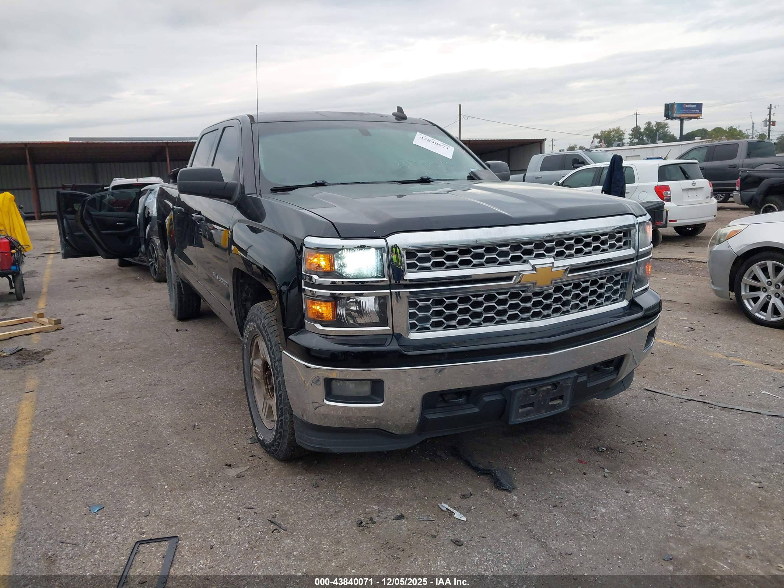 CHEVROLET SILVERADO image 6