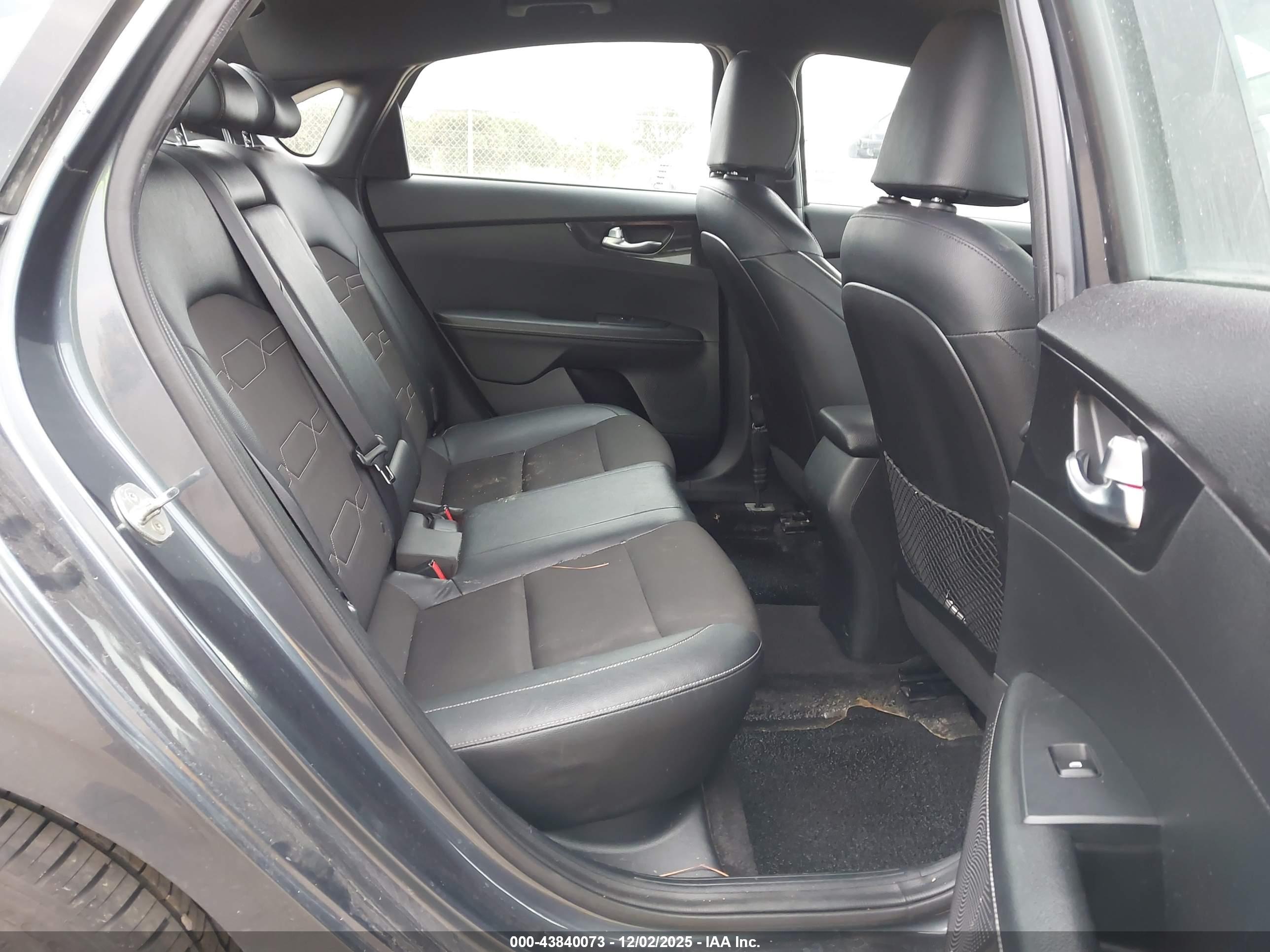 KIA FORTE image 8