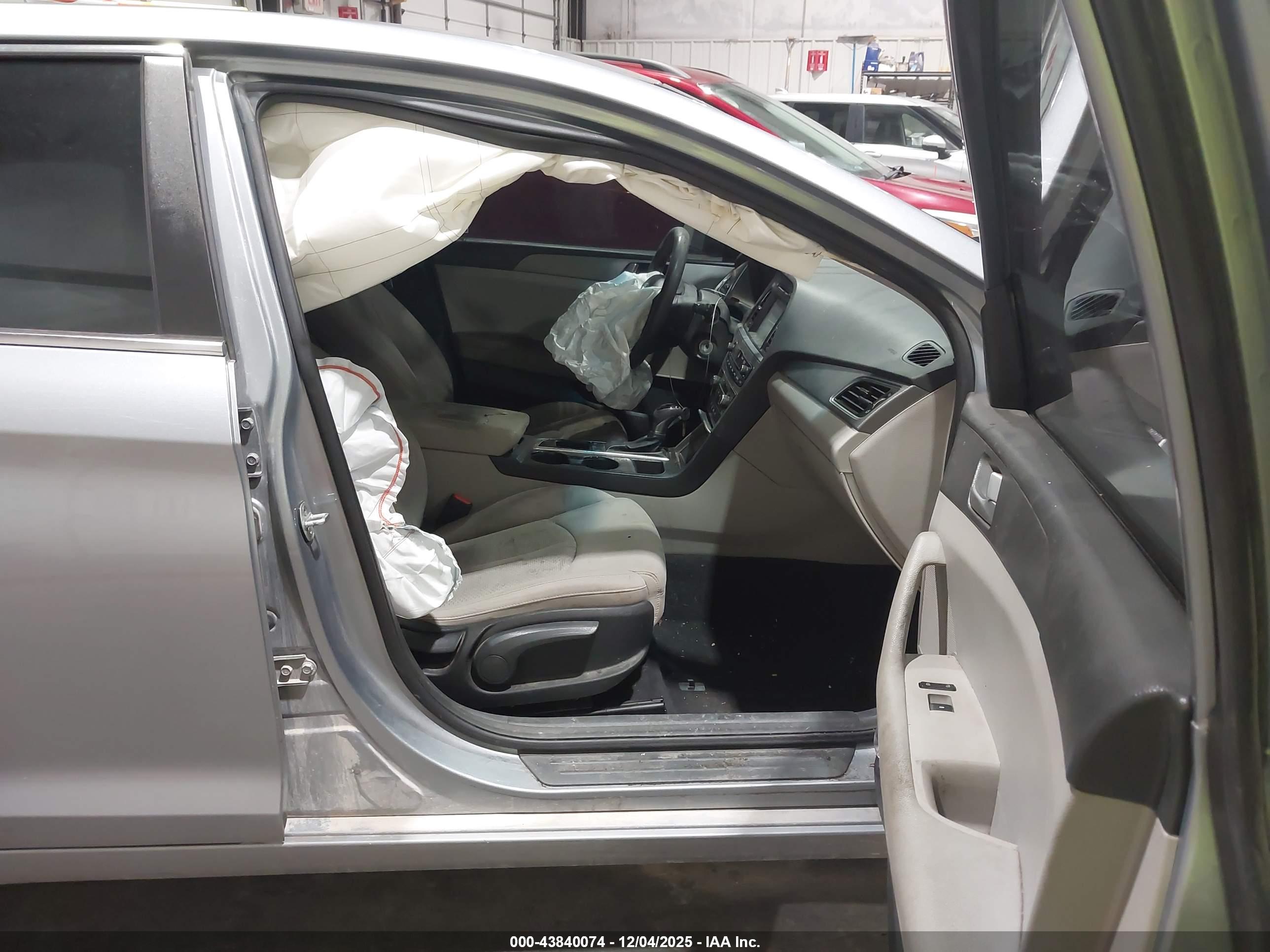 HYUNDAI SONATA image 5